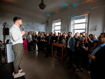 Reveal of new Horde branding on LED screens