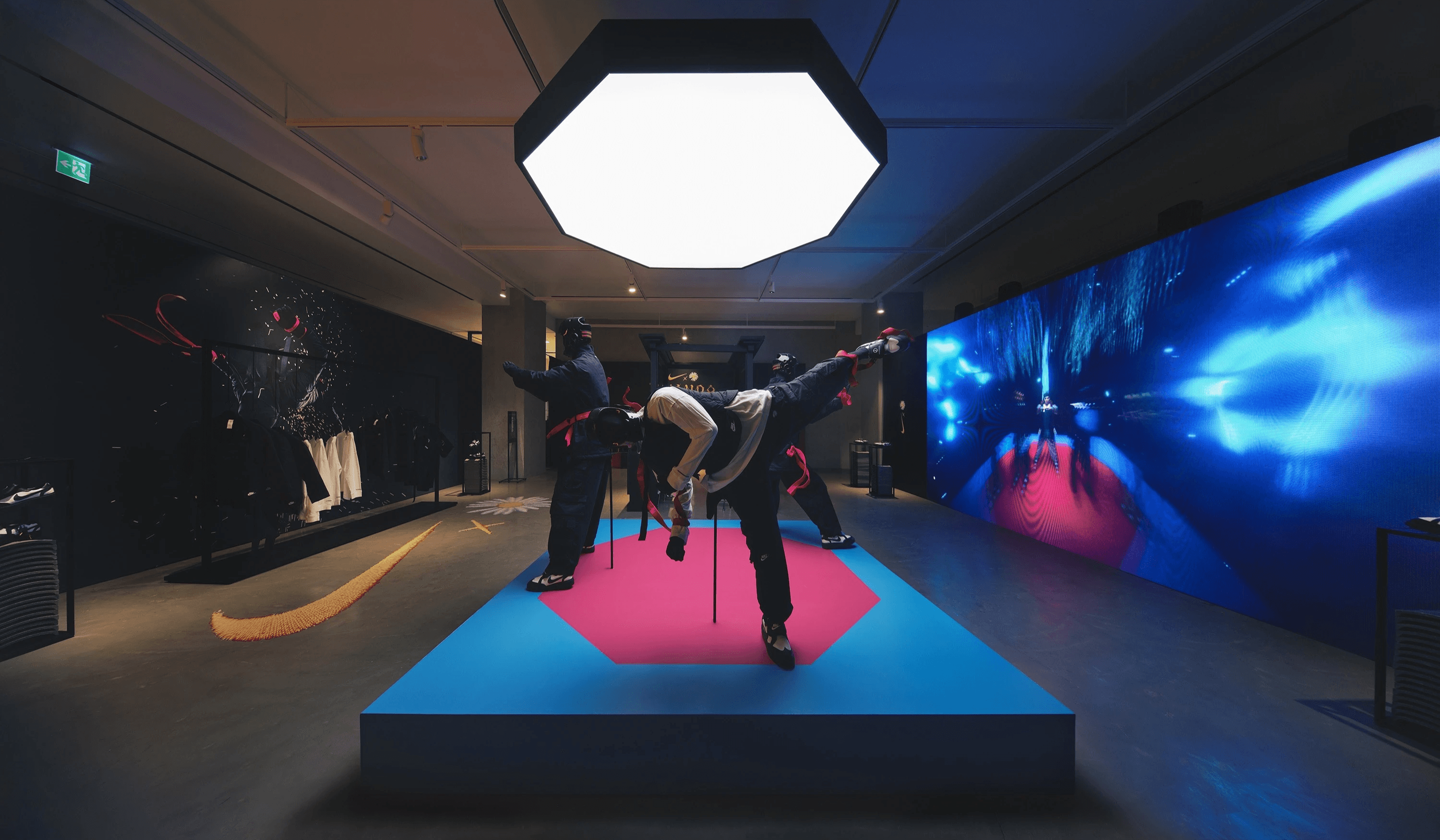 nike kwondo 1 마네킹 연출