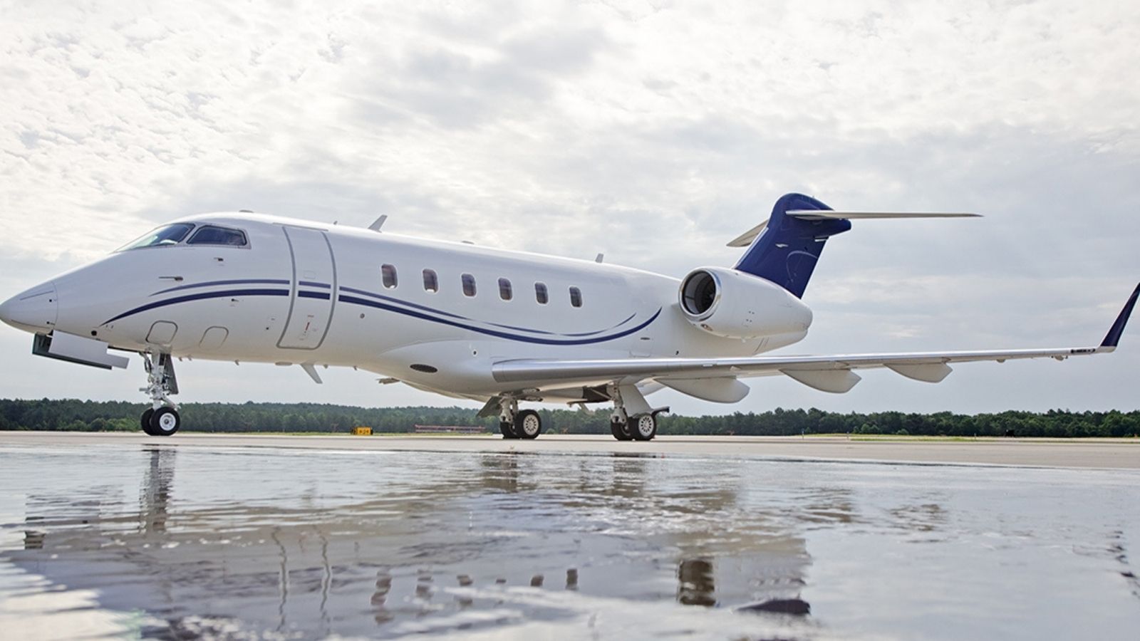 Bombardier Challenger 300
