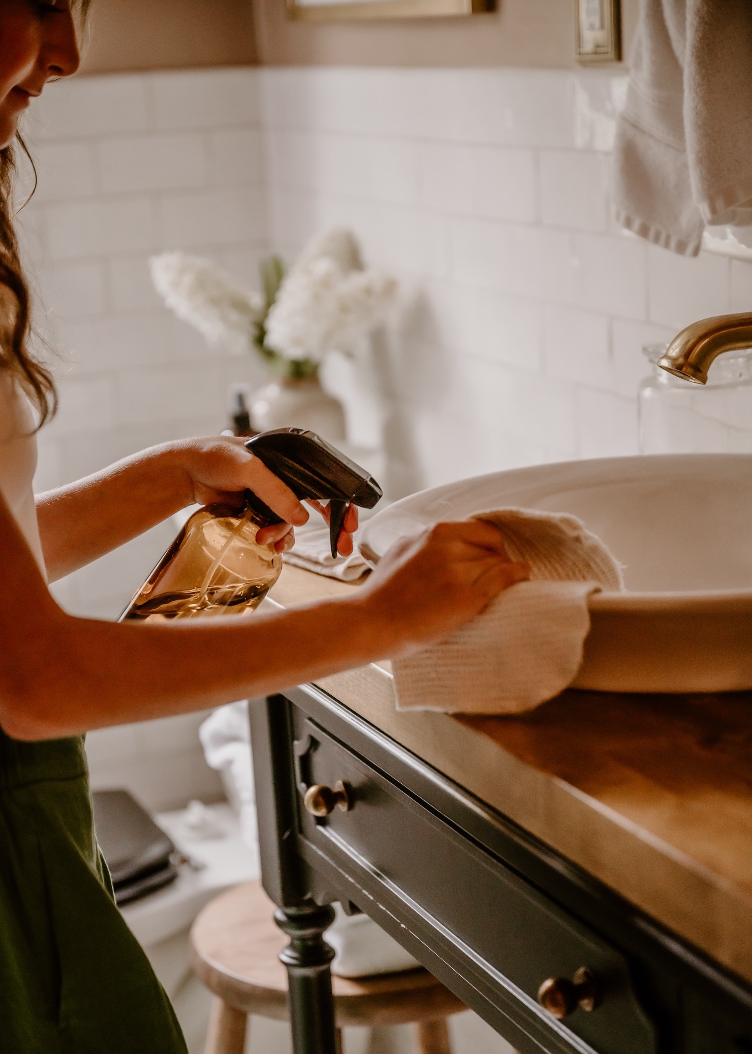 Kitchen and dining area with wooden flooring