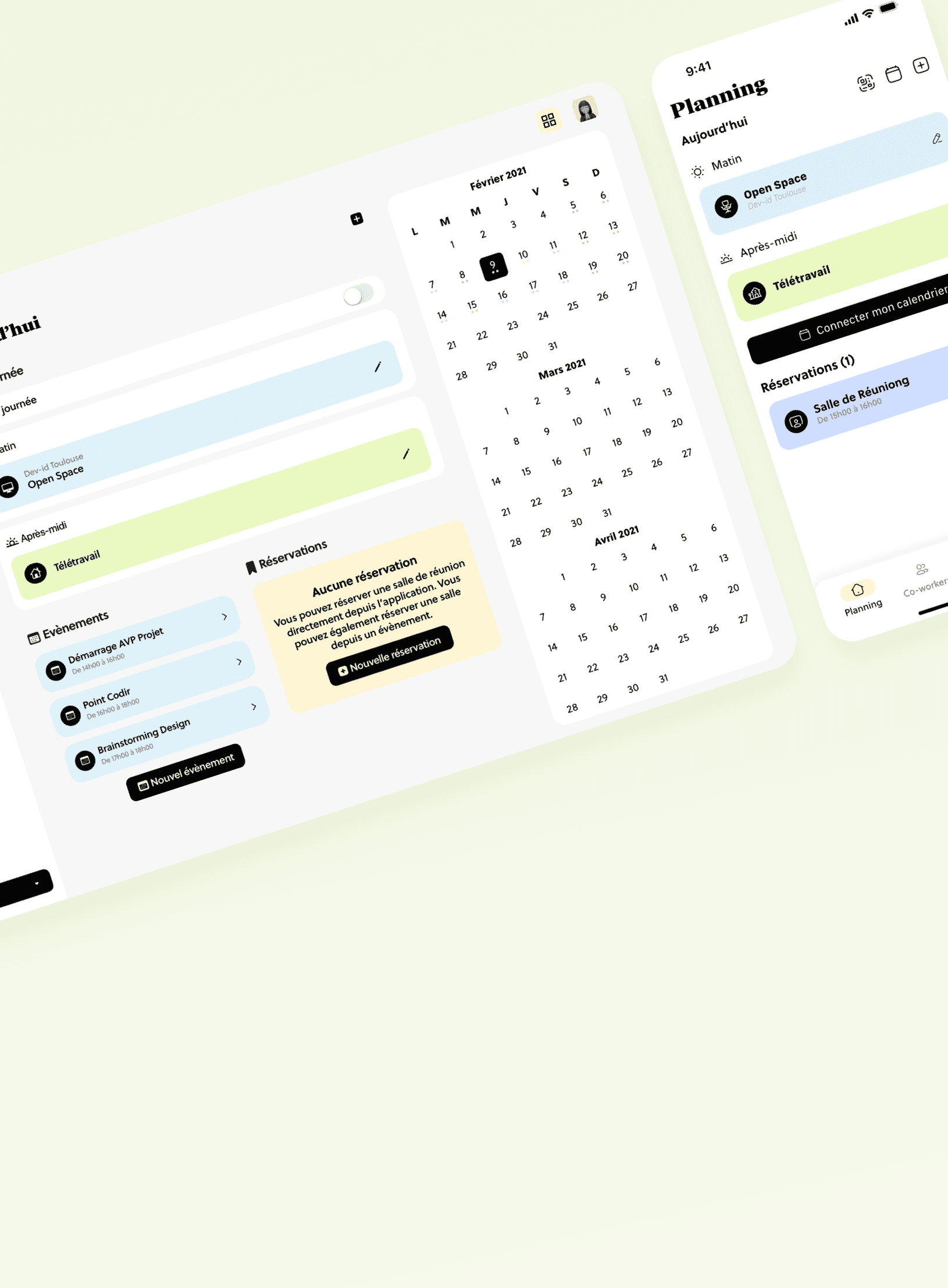 Écran de l'interface de Spacees au format ordinateur et mobile avec un calendrier du mois ainsi qu’une liste de réservations d’espaces comme des salles de réunion ou des espaces de travail.