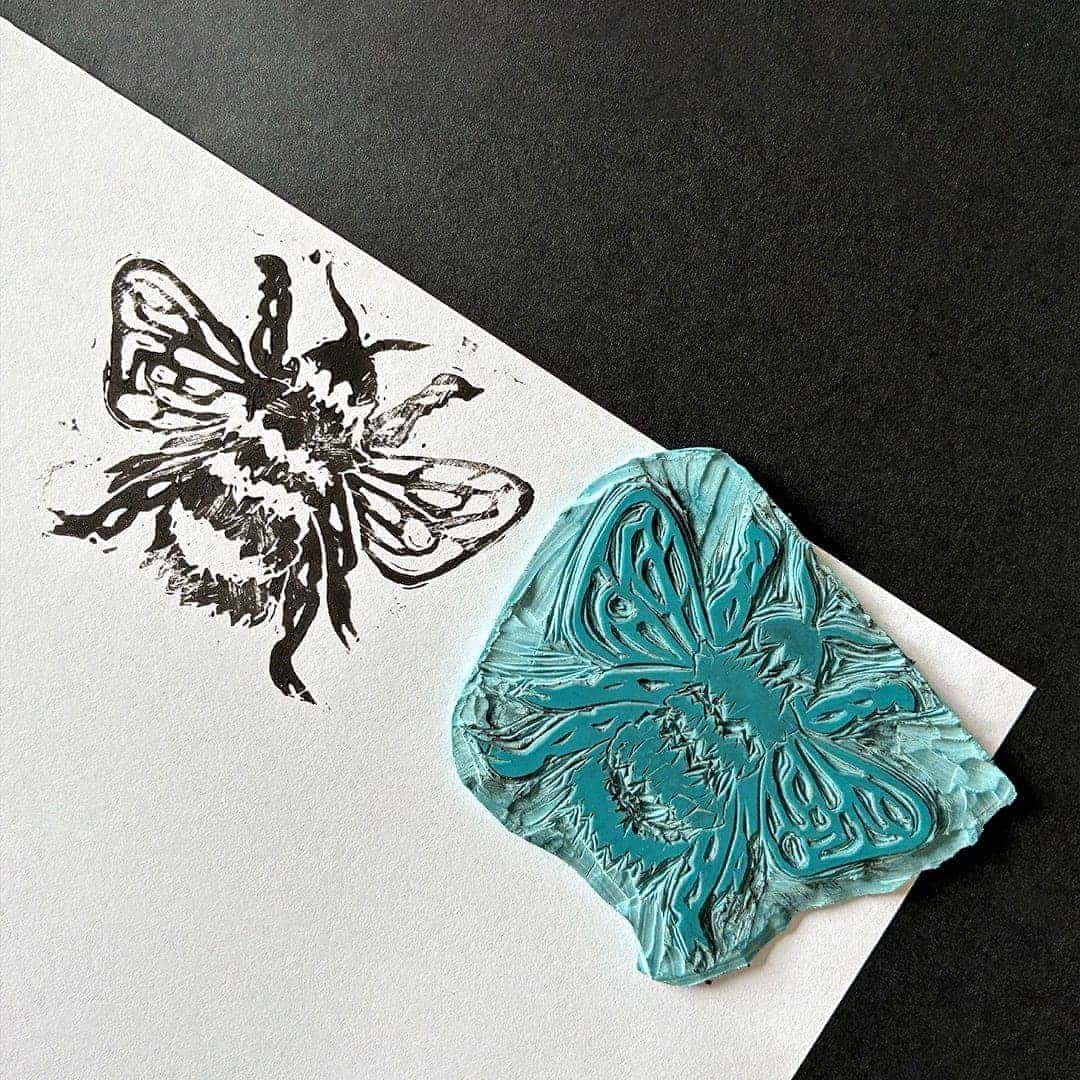 Linogravure d'un bourdon