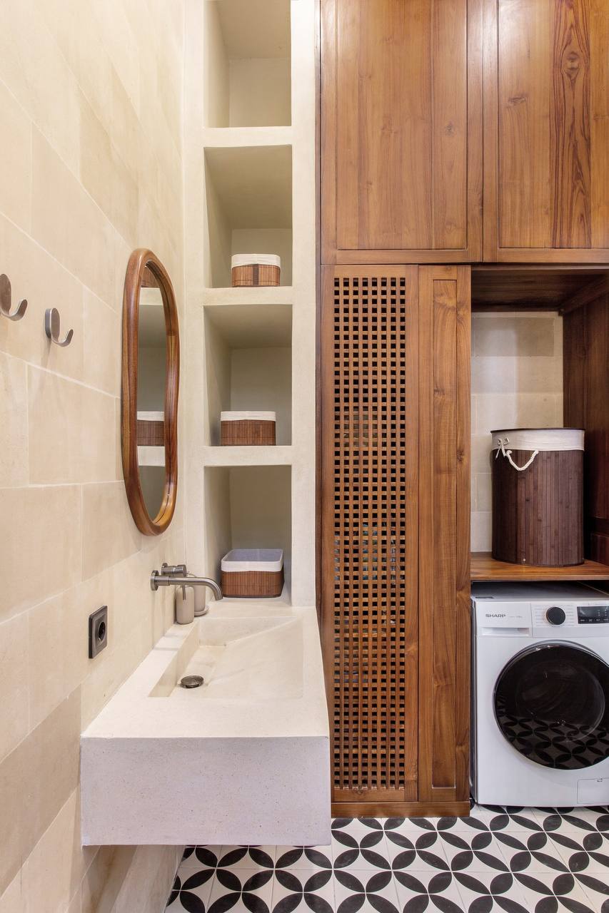 A modern 2-bedroom villa within walking distance of Cemagi Beach