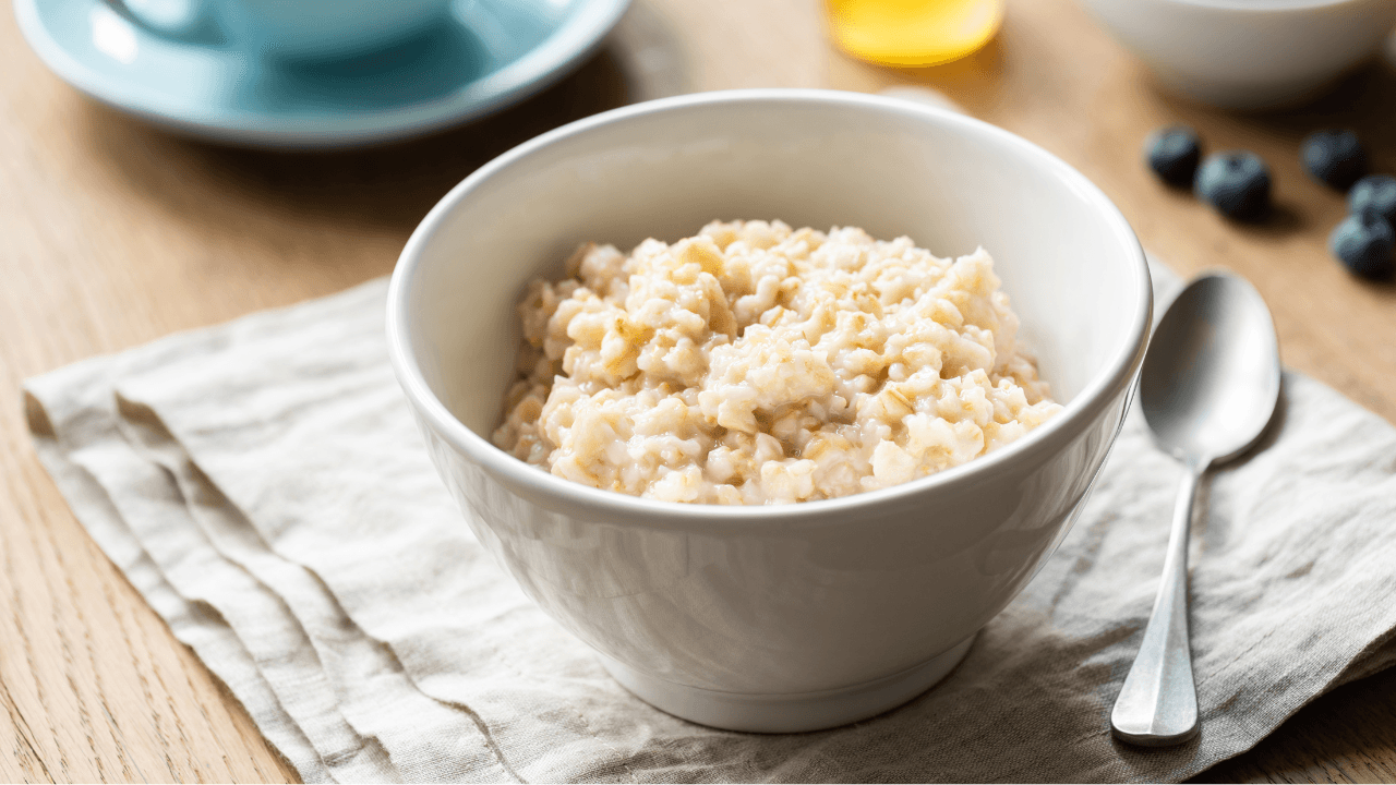 Plain oatmeal in a bowl