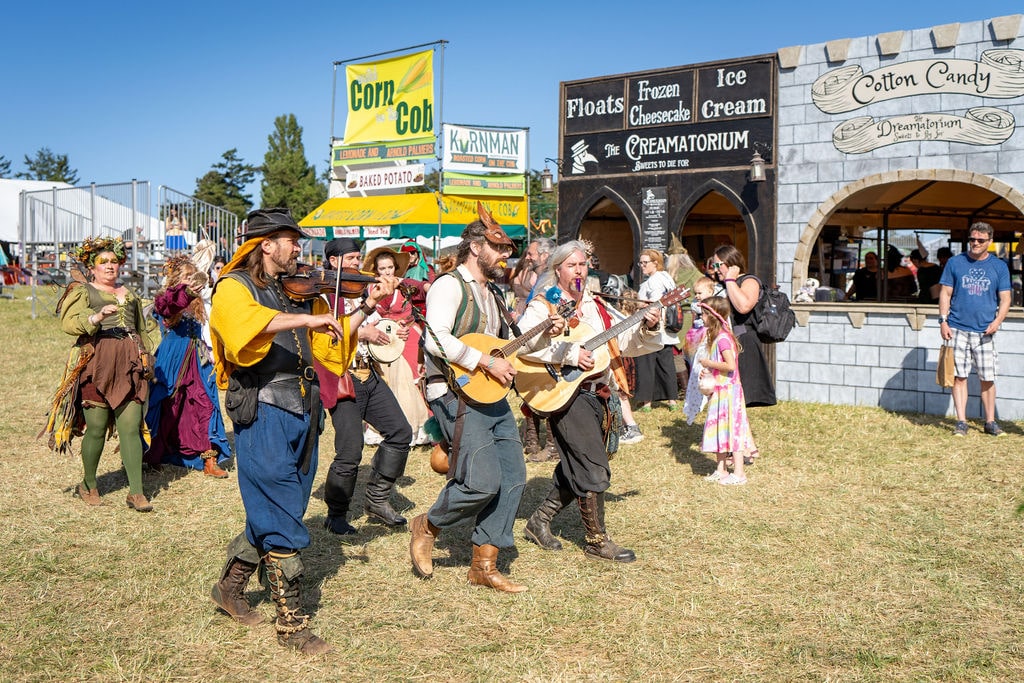 Large Group Performers scrolling through WRF 