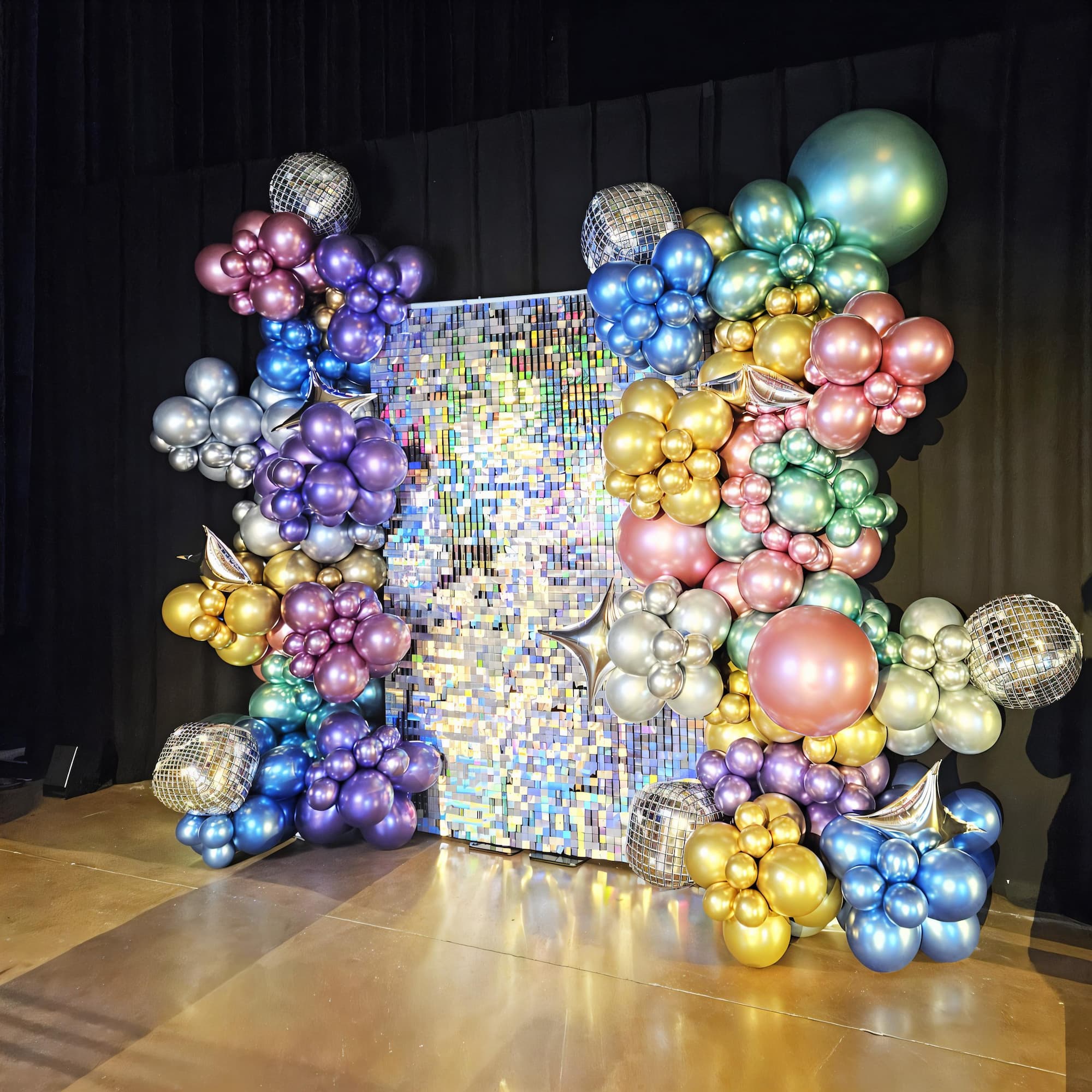 Photocall de ballons chromés disco en Vendée
