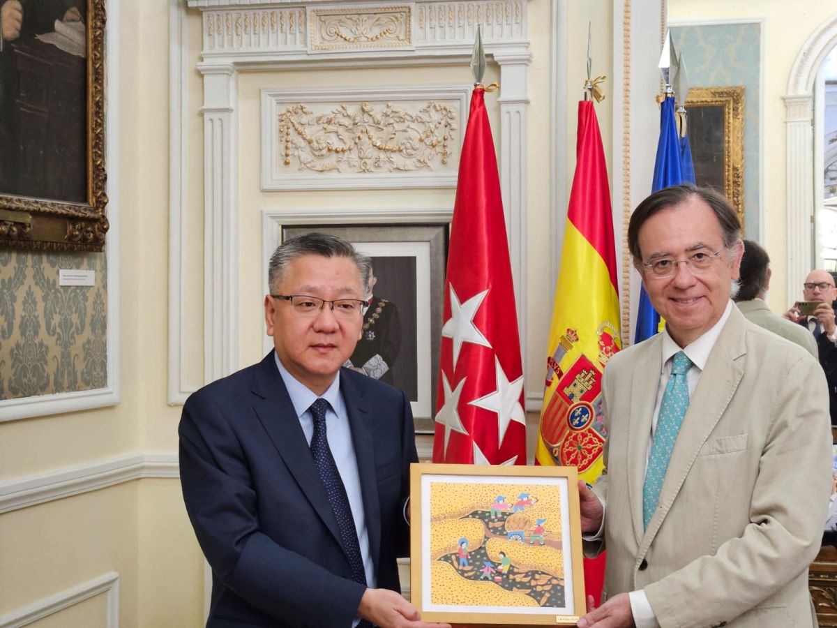 delegacion-del-Alto-Tribunal-Popular-de-Shanghai-2