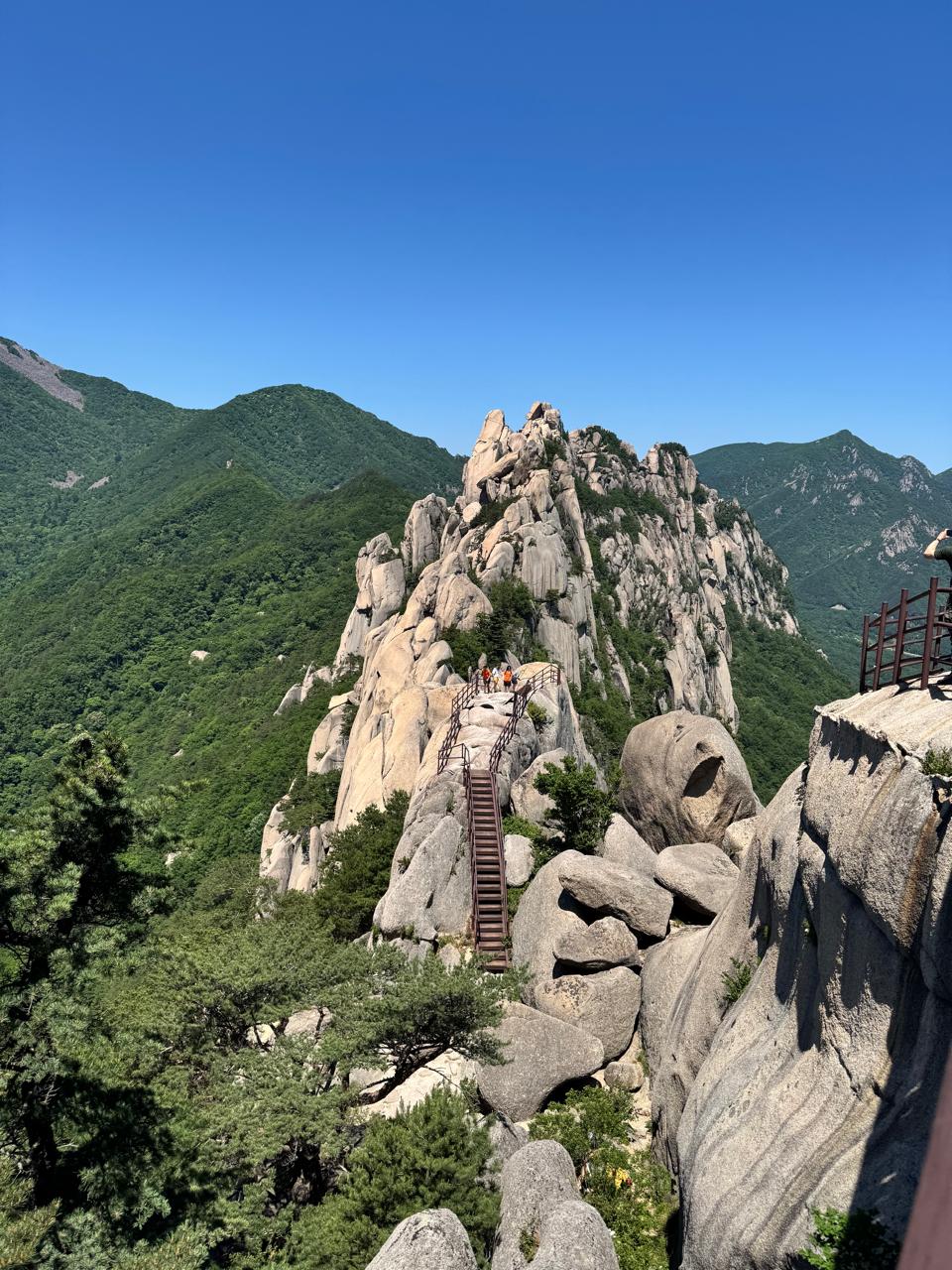 The steep stairs at the Ulsanbawi summit.