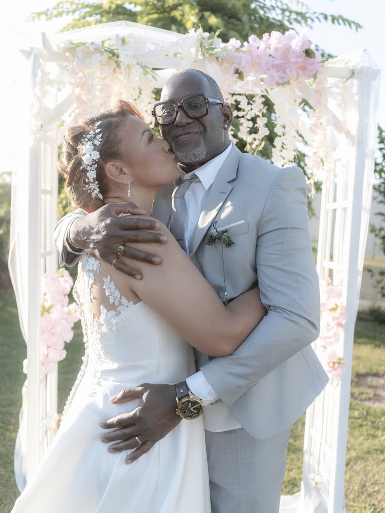 Album photo de luxe — French wedding photographer Paris — luxury wedding book France — Maison Elion — relique photographique rare — fragment intemporel — rituel artistique — photographe mariage haut de gamme — Seine-et-Marne 77 — album mariage bespoke sur mesure — timeless photography France — image symbolique — luxury French wedding photographyel photographique — portrait artistique — confiance en soi — estime de soi — image de soi — fragment photographique — relique intime Maison Elion — photographe Seine-et-Marne 77 — portrait bespoke sur mesure — timeless photography France — photographie de rituel en France — portrait de luxe — image rare et significative