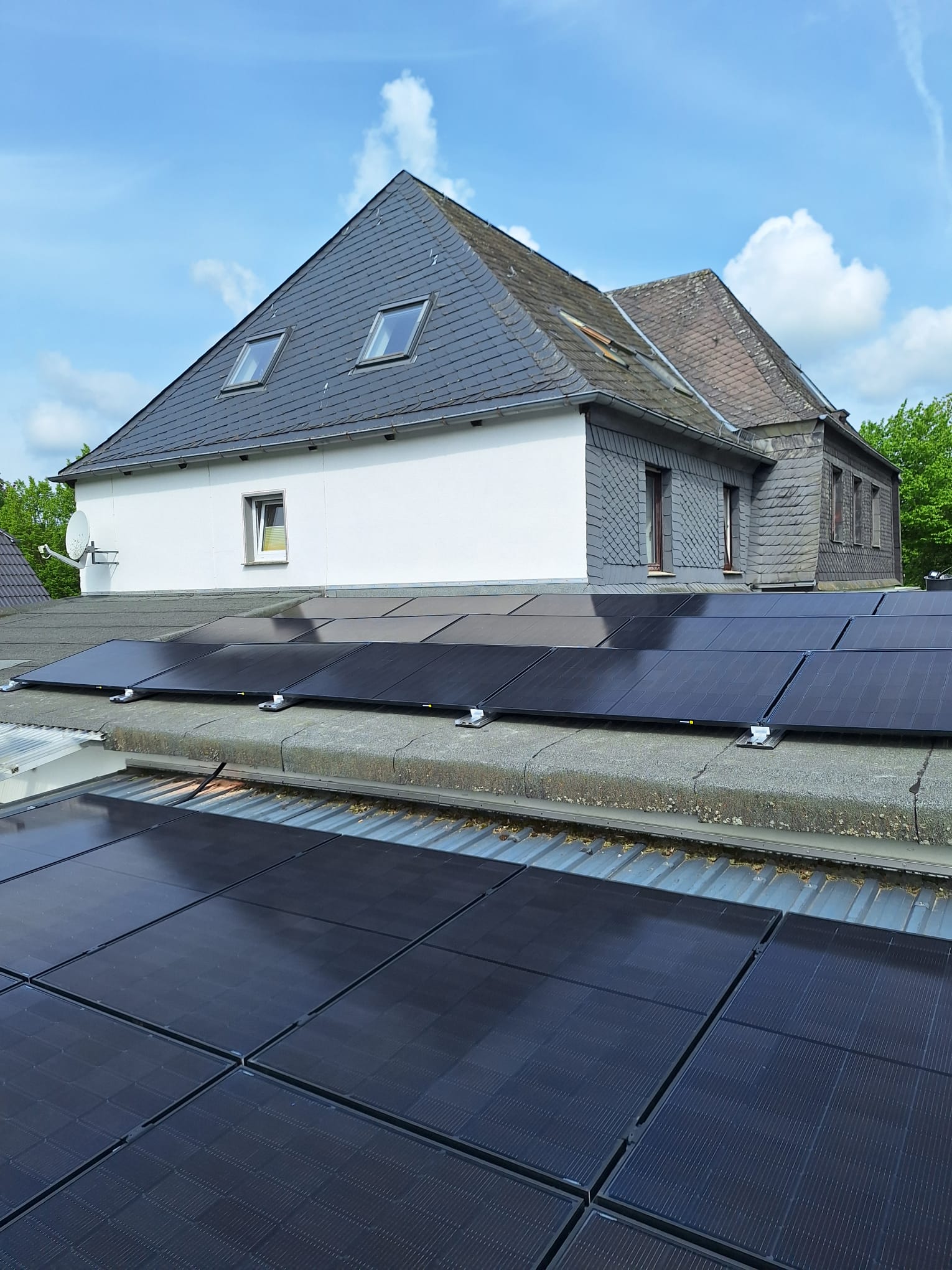 Dach mit PV-Anlage in Northeim