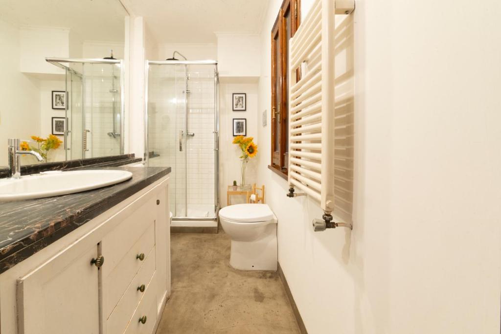Modern kitchen island with bar chairs