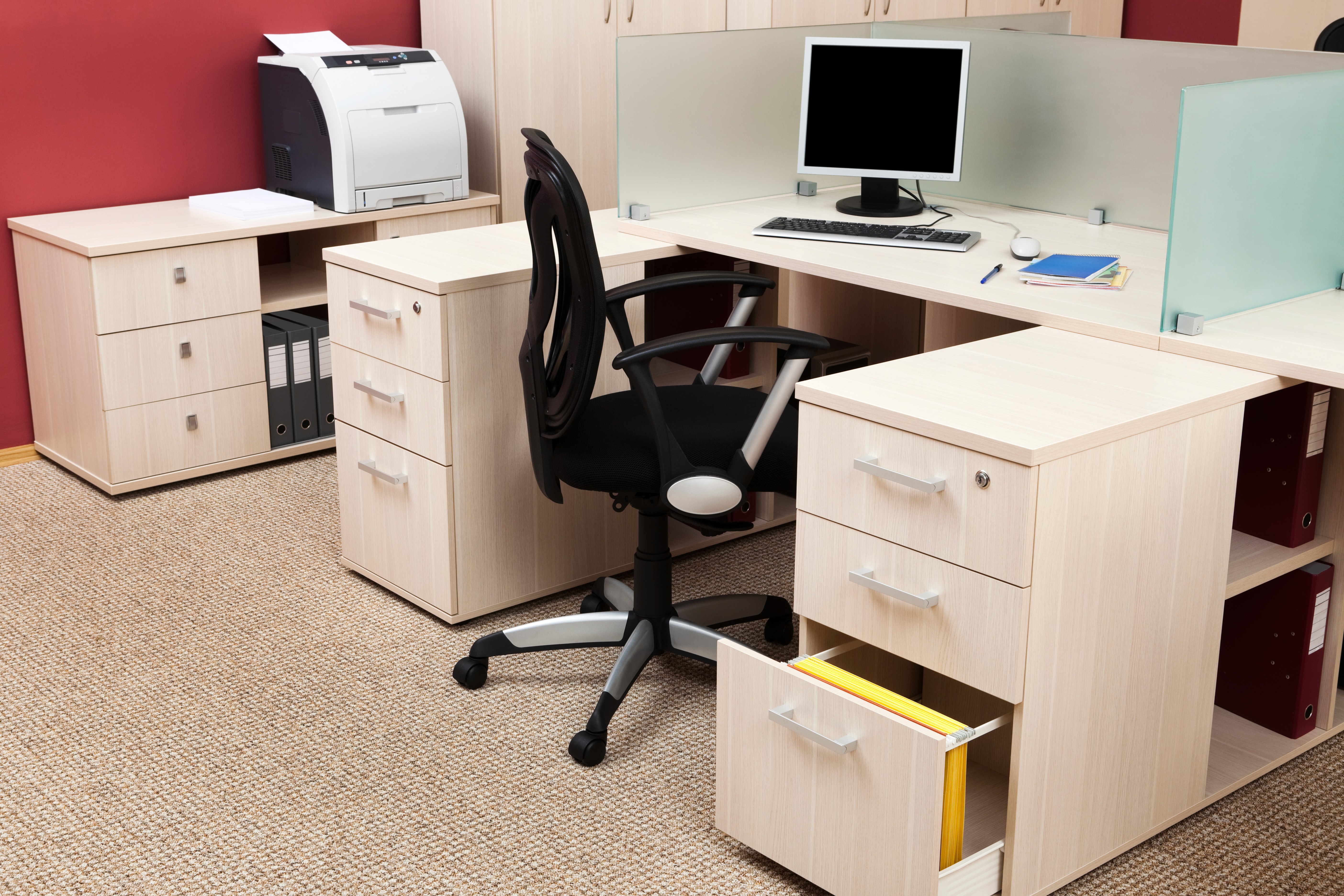 香港辦公室裝修 Dos：人體工學椅與站立桌提升生產力Dos for Hong Kong office fitout: ergonomic chairs and standing desks for productivity