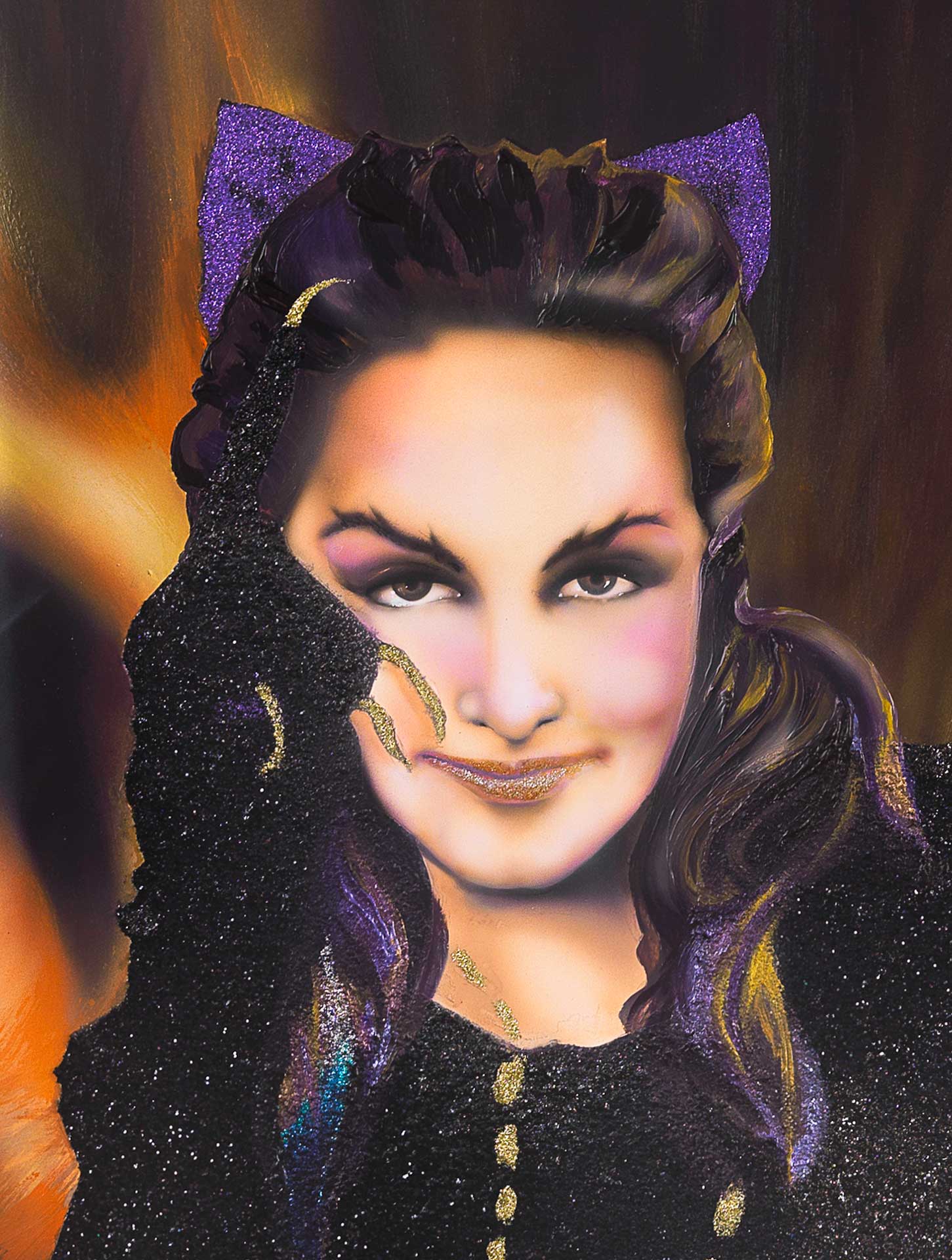 Daniela Boo pinta a Gatúbela sobre el capot de un Mercedes Benz AMG haciendo alusión a Kill Bill. Una mujer pinta a una mujer sobre un auto con nombre de mujer. Daniela Boo Gatubela Mercedes Benz Kill Bill Mujeres Tarantino