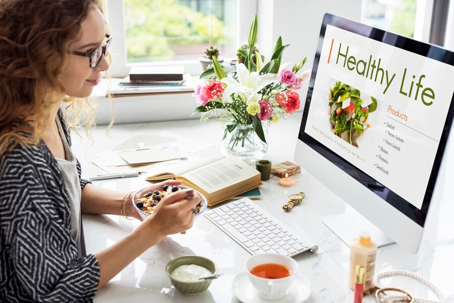 A women giving the concept of healthy eating.