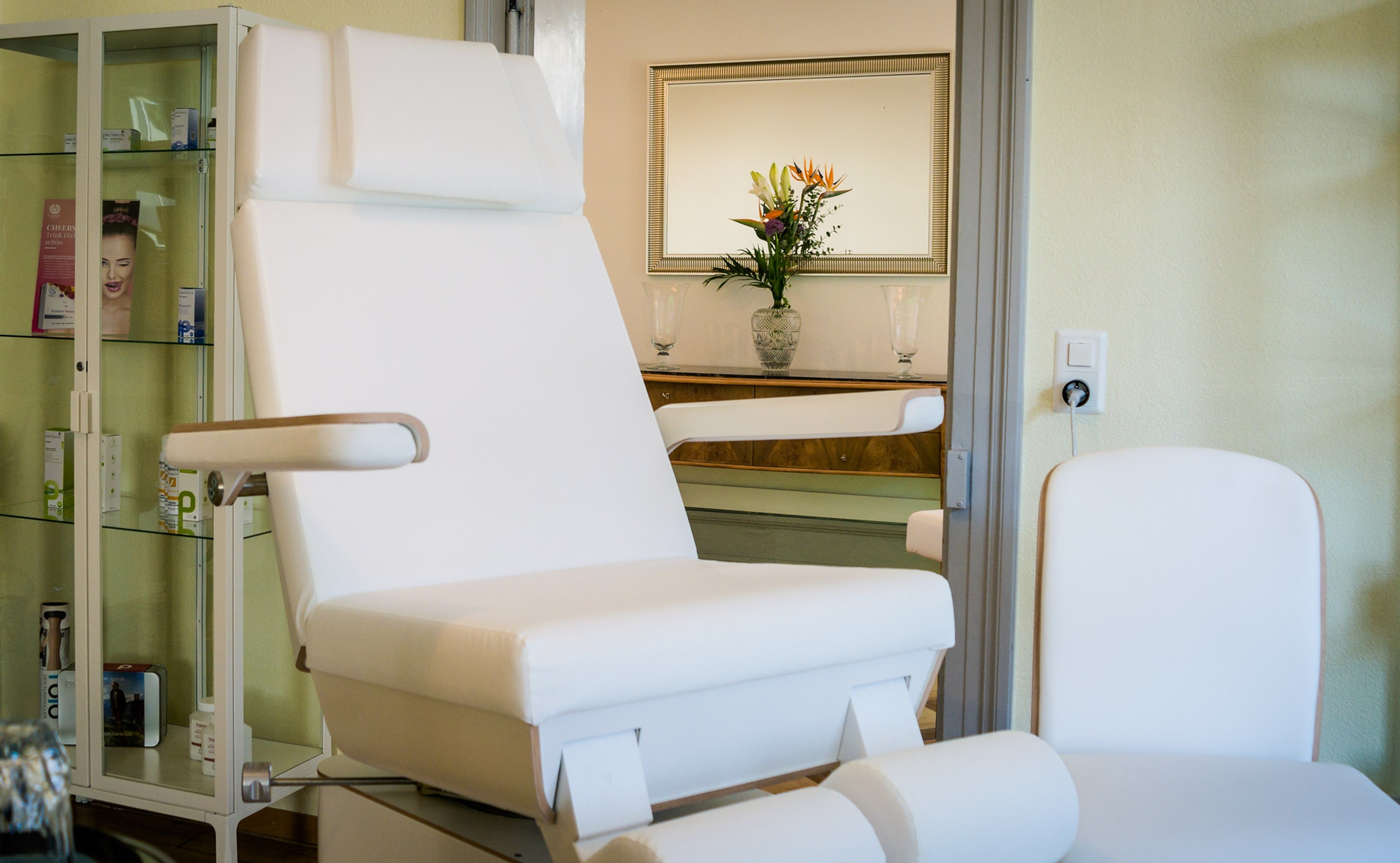 Female child sitting in a dentistry chair
