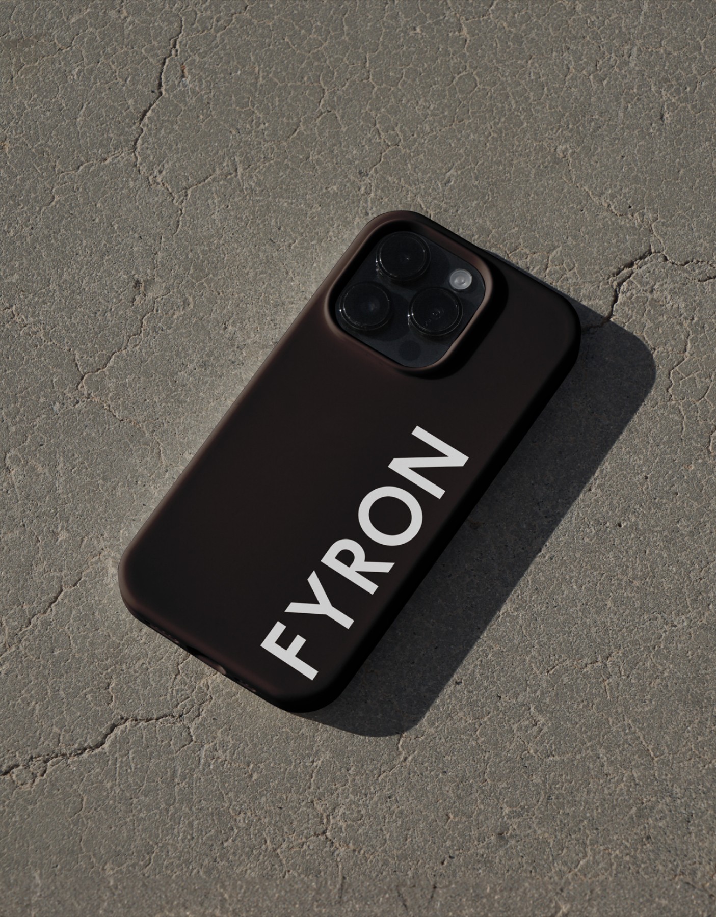 phone case mockup fyron by analogue agancy