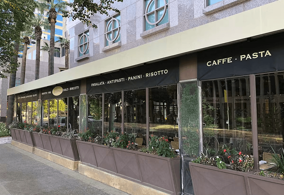 il fornaio in sacramento with flowers under outside windows