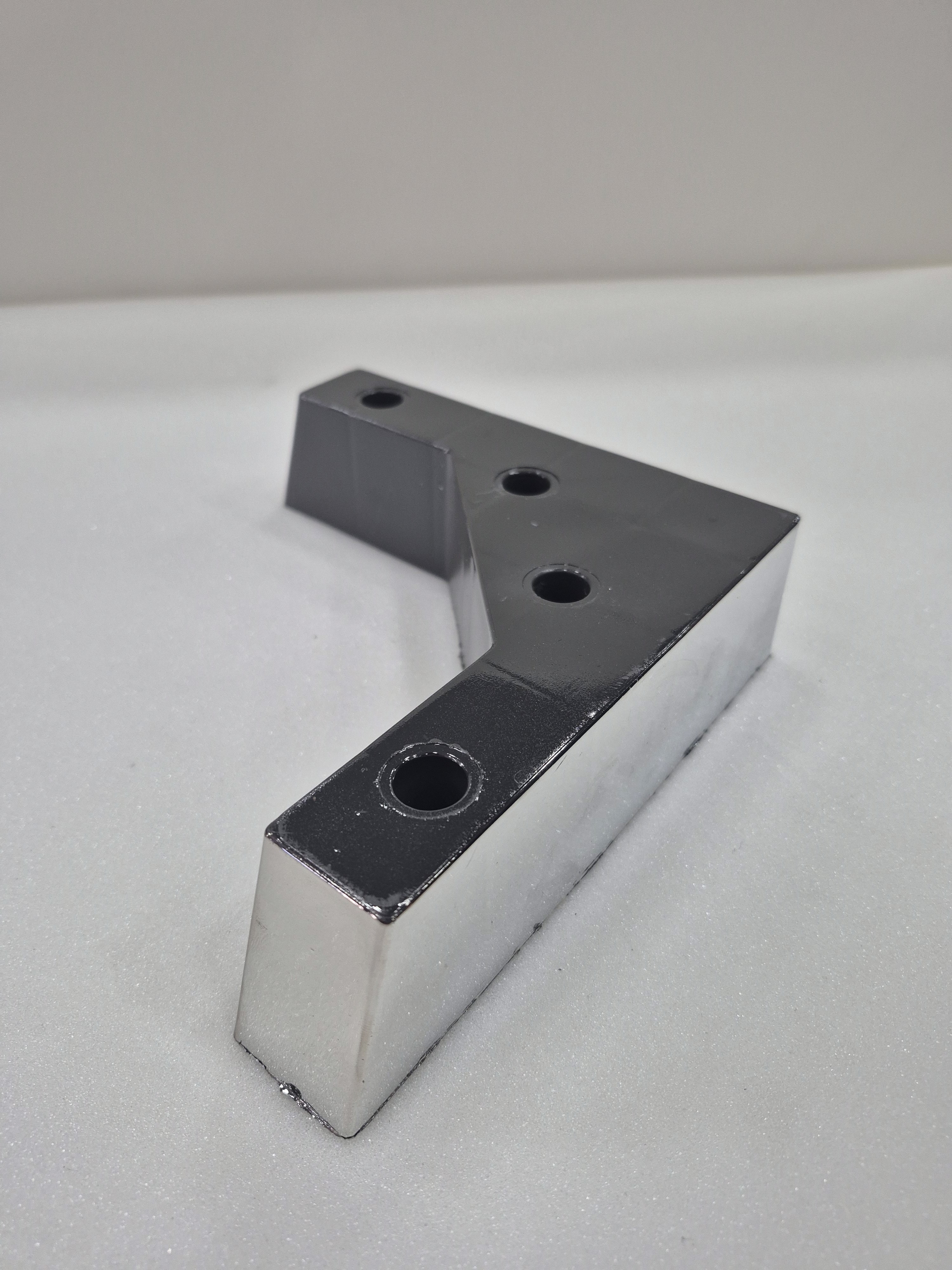 Kit 4 Pés Cantoneiras de Plástico Cromado 5 cm