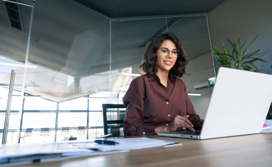 Quebra de estereótipos na publicidade digital: o impacto da liderança feminina