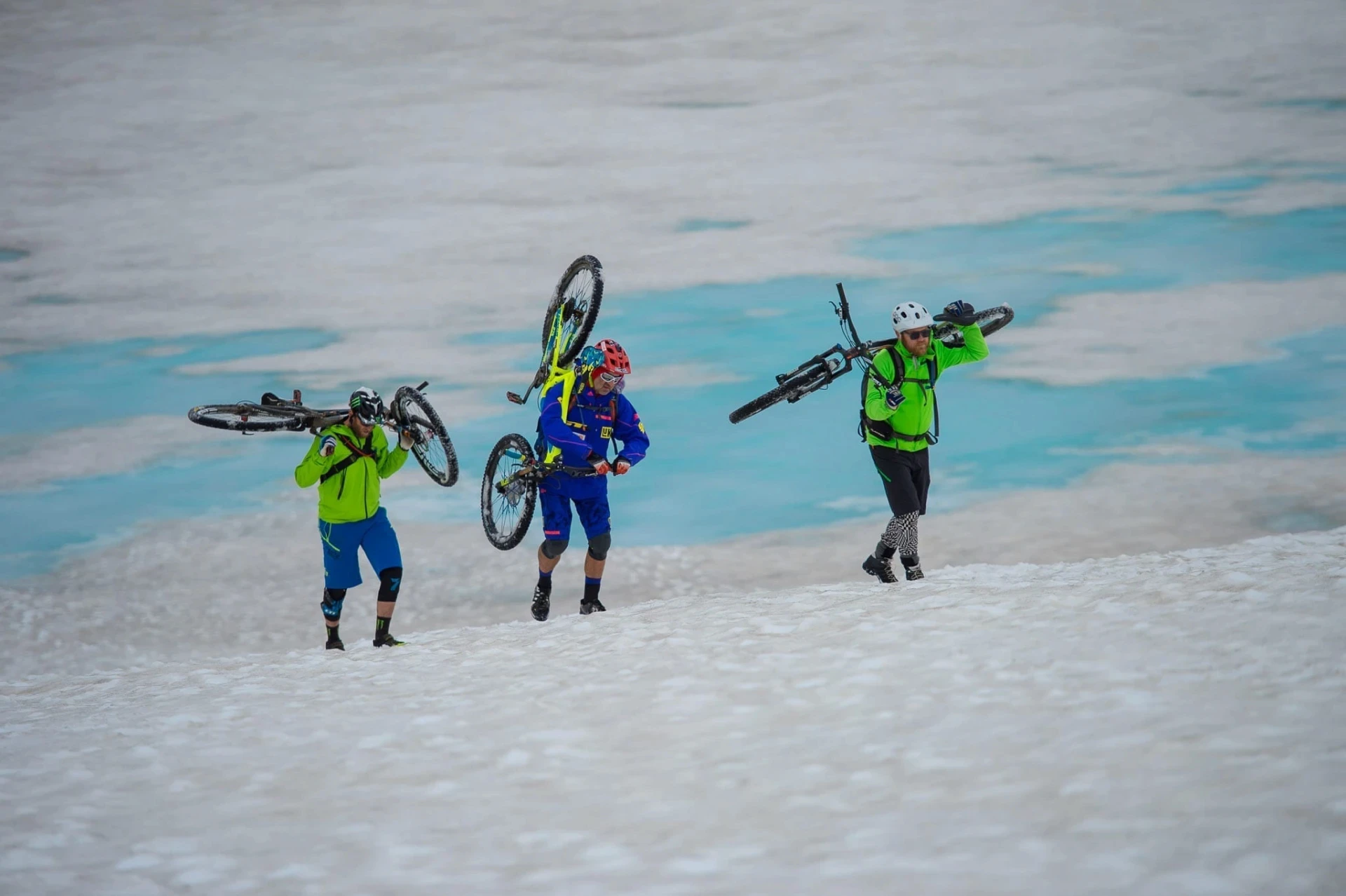 Carring MTB over snow