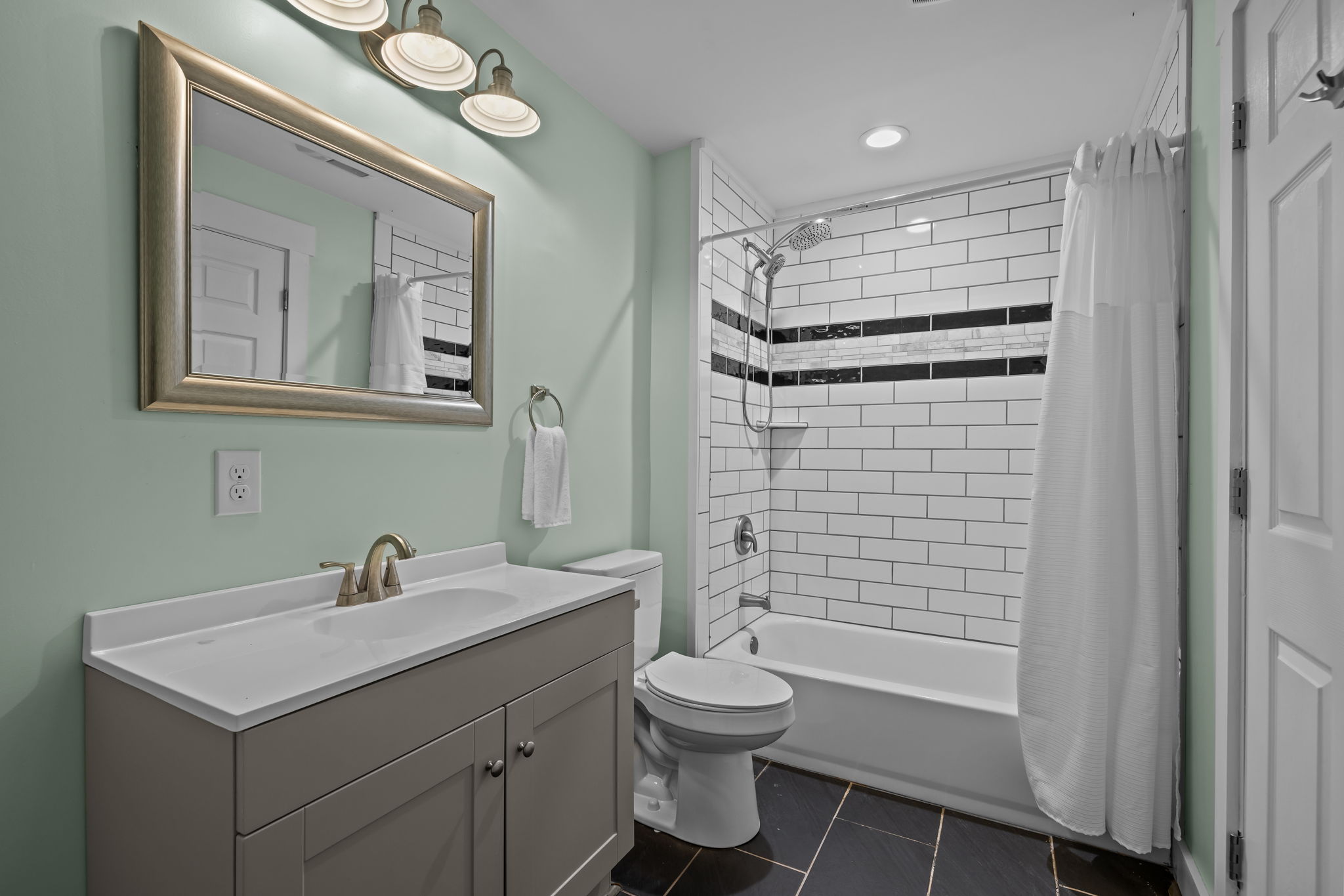 Calicobay cottages, airbnb in downtown morehead city