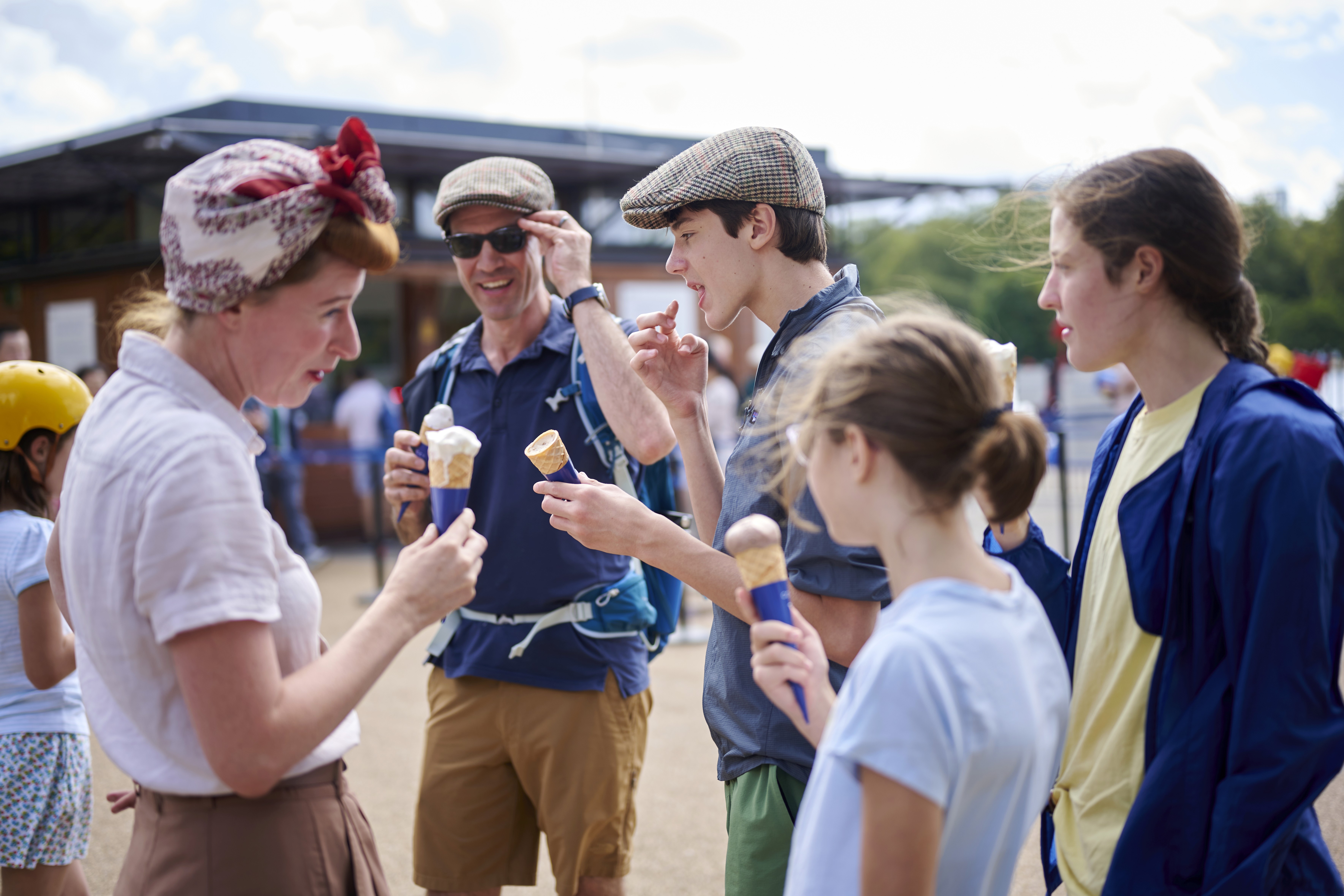Give voucher ideas for impossible-to-shop-for dads. Explore London with the kids