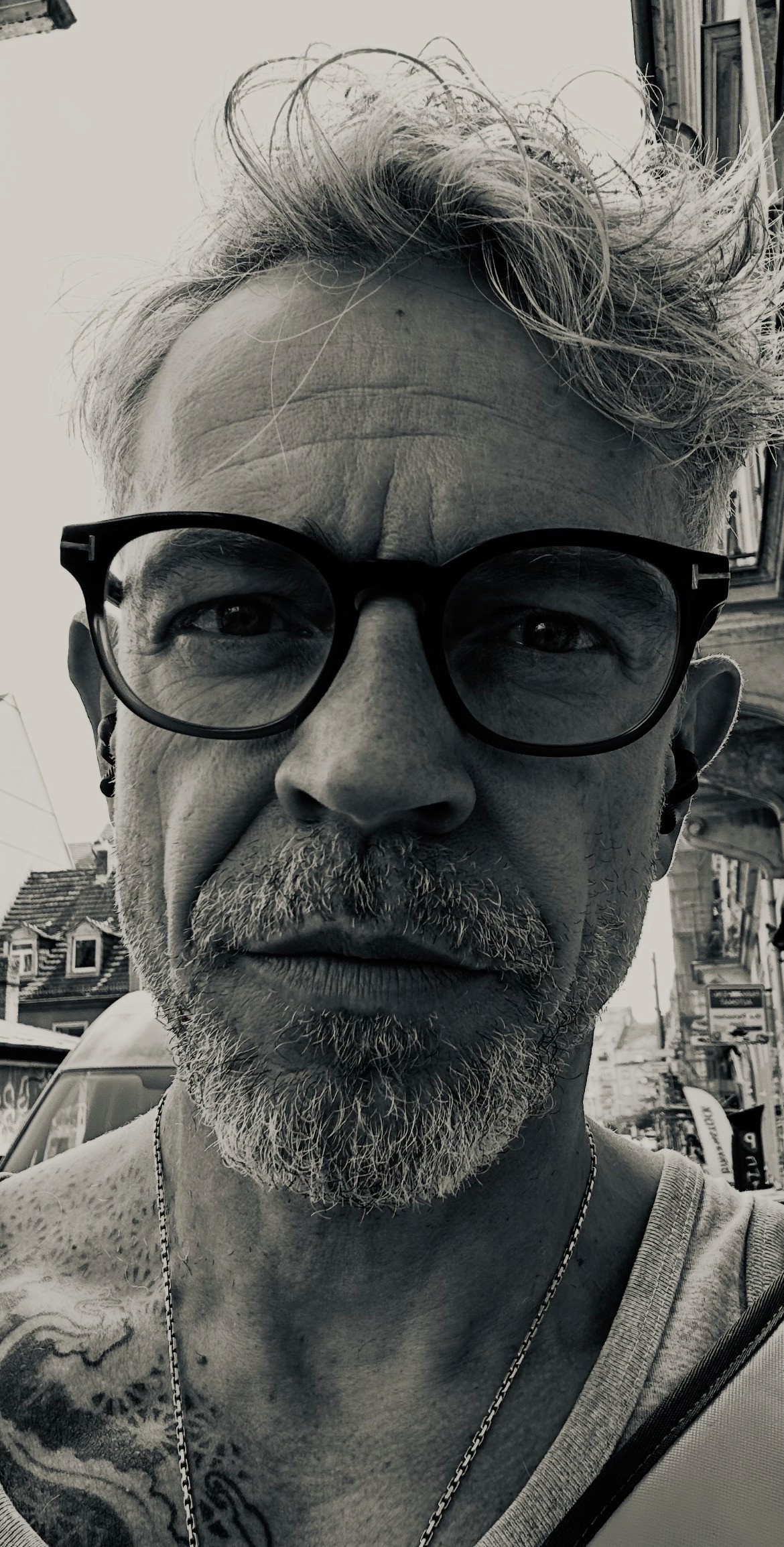 Best Ager mit Brille Porträt