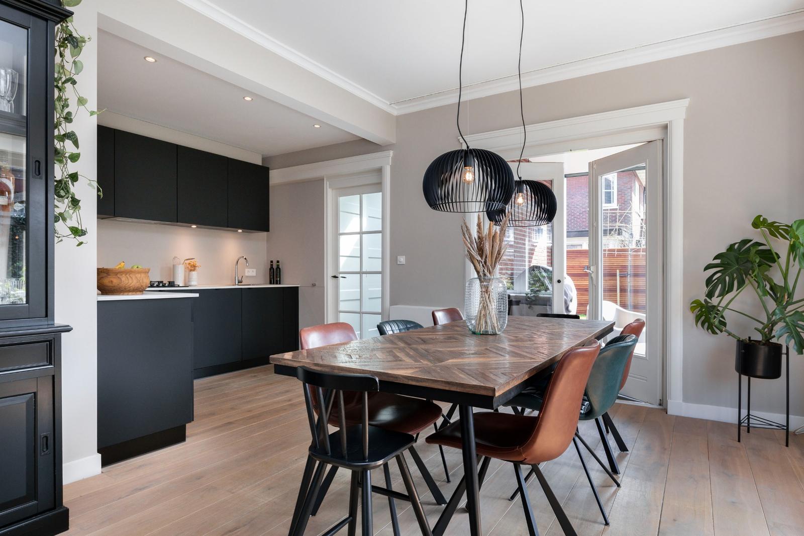 woonkeuken jaren 30 woning, mix modern met klassiek