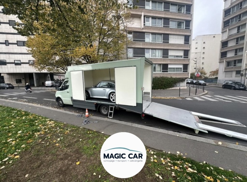 photo porte voiture fermé