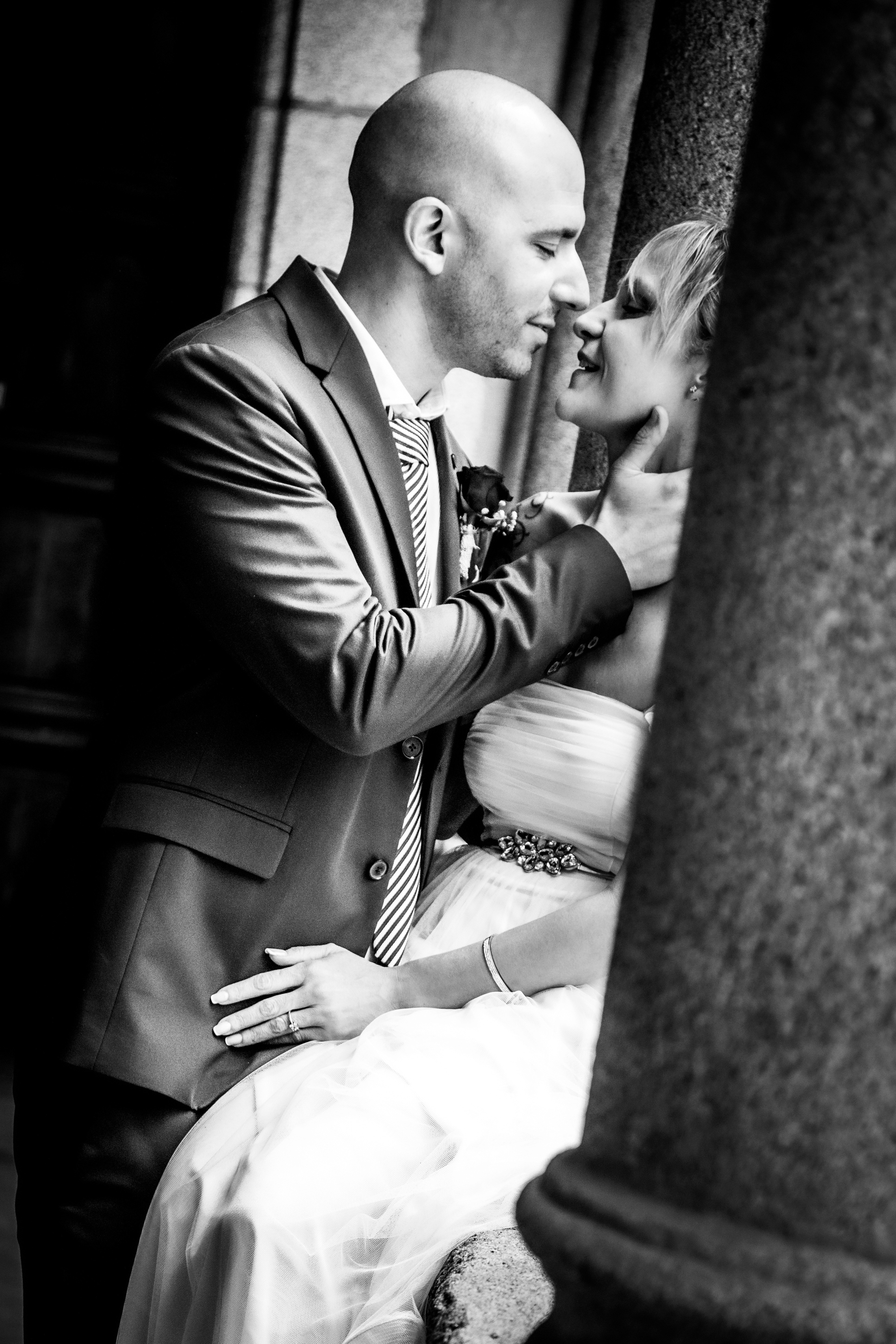 Sesión de boda. Pareja mirandose
