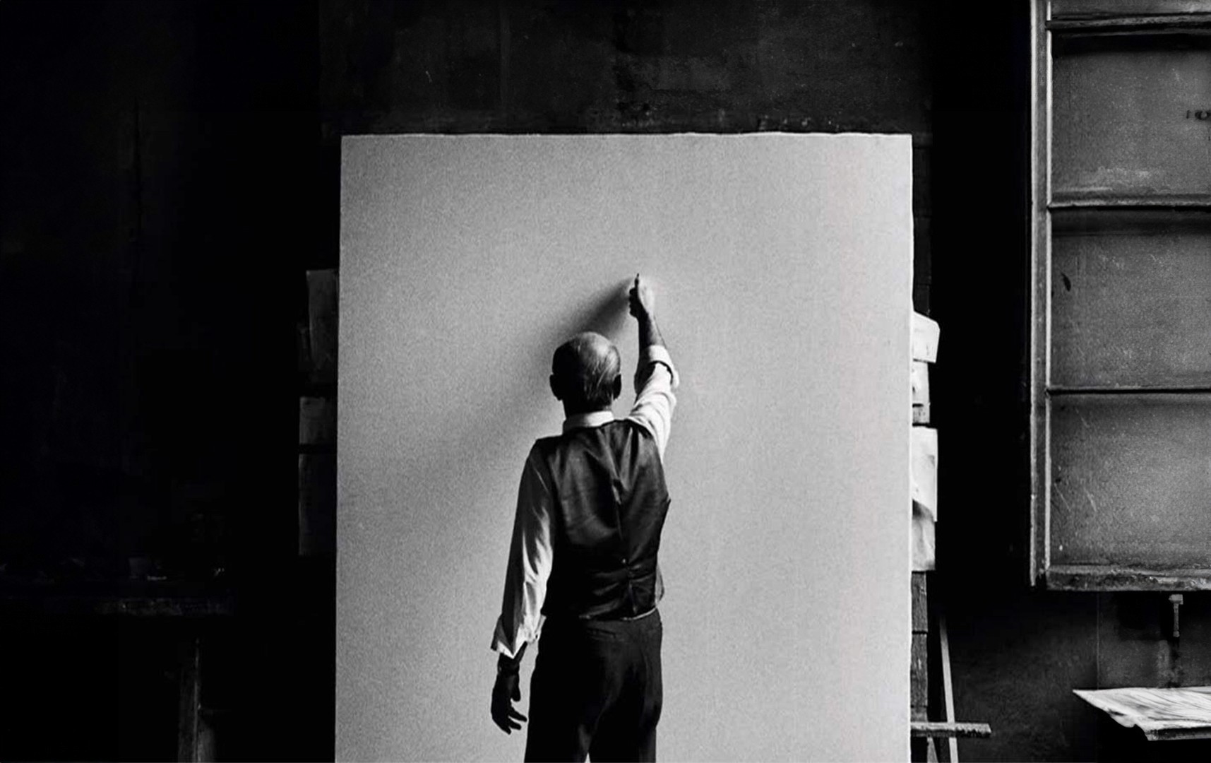 Lady Gaga playing piano