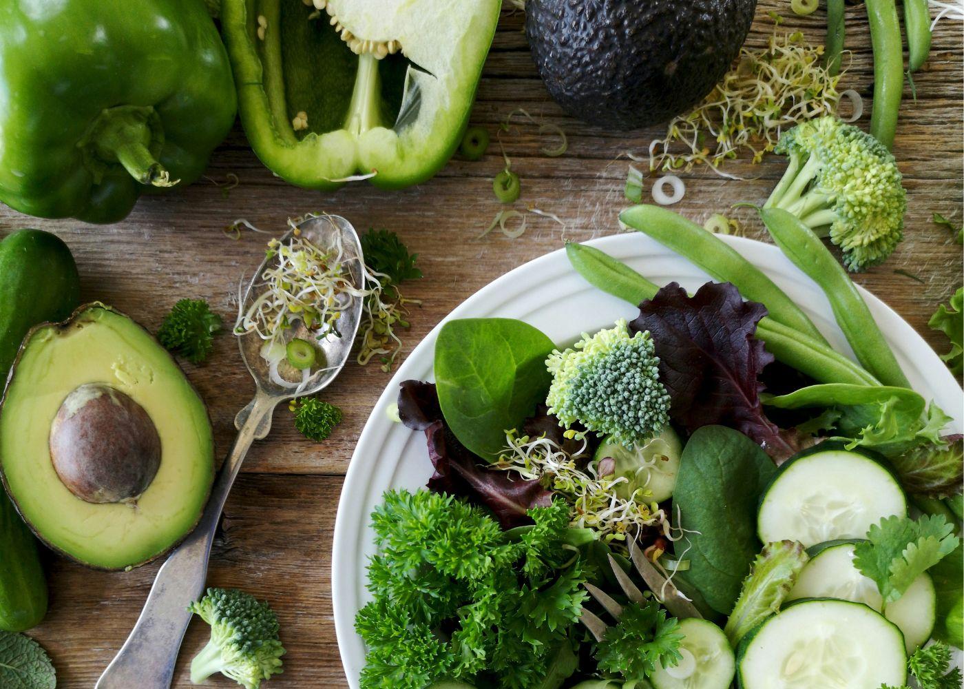 Best diet for dental health - Image of various green vegetables