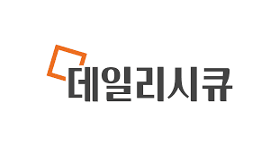 woman in black turtleneck shirt