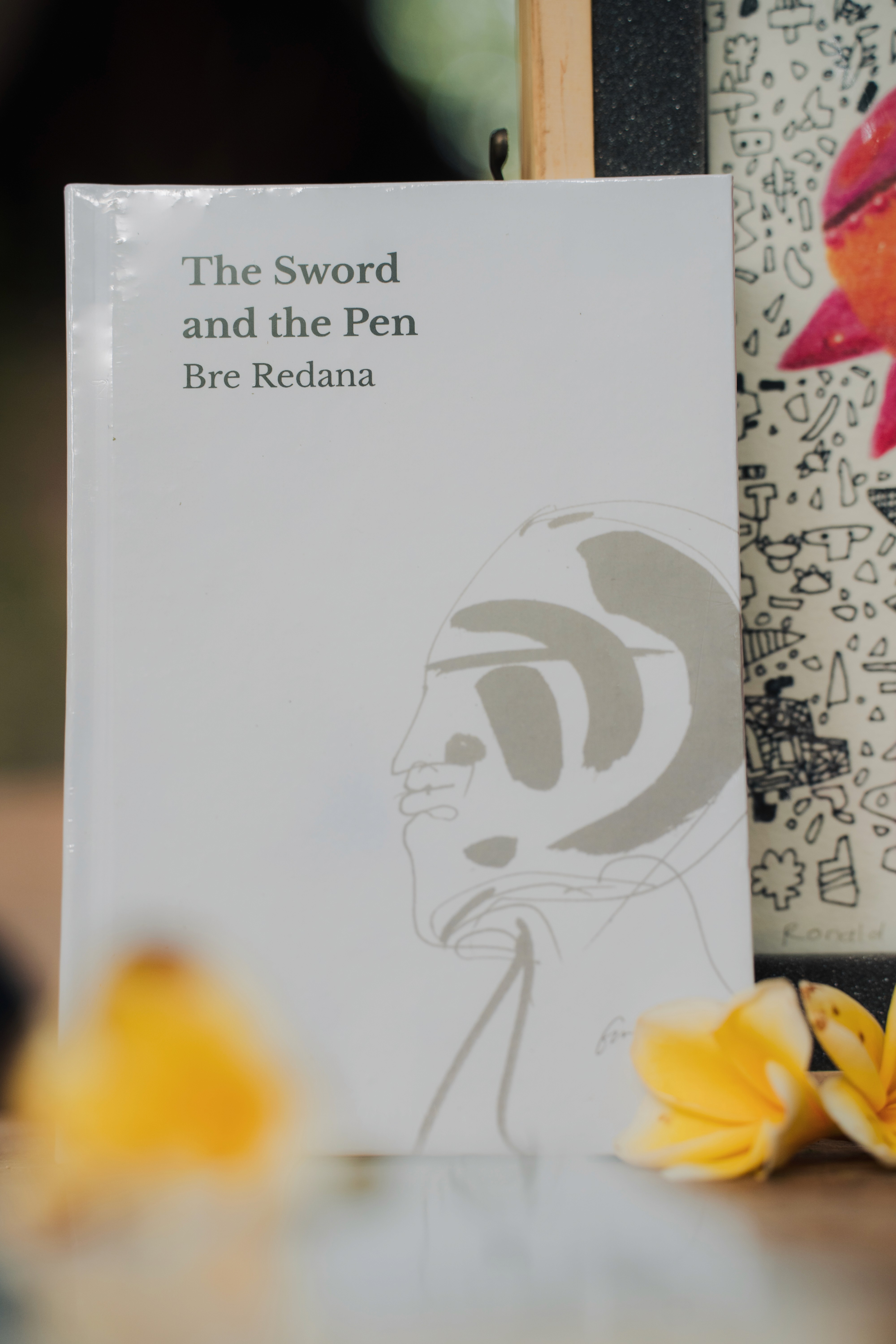 Cover Buku The Sword and The Pen (www.ruasbambunusa.com)