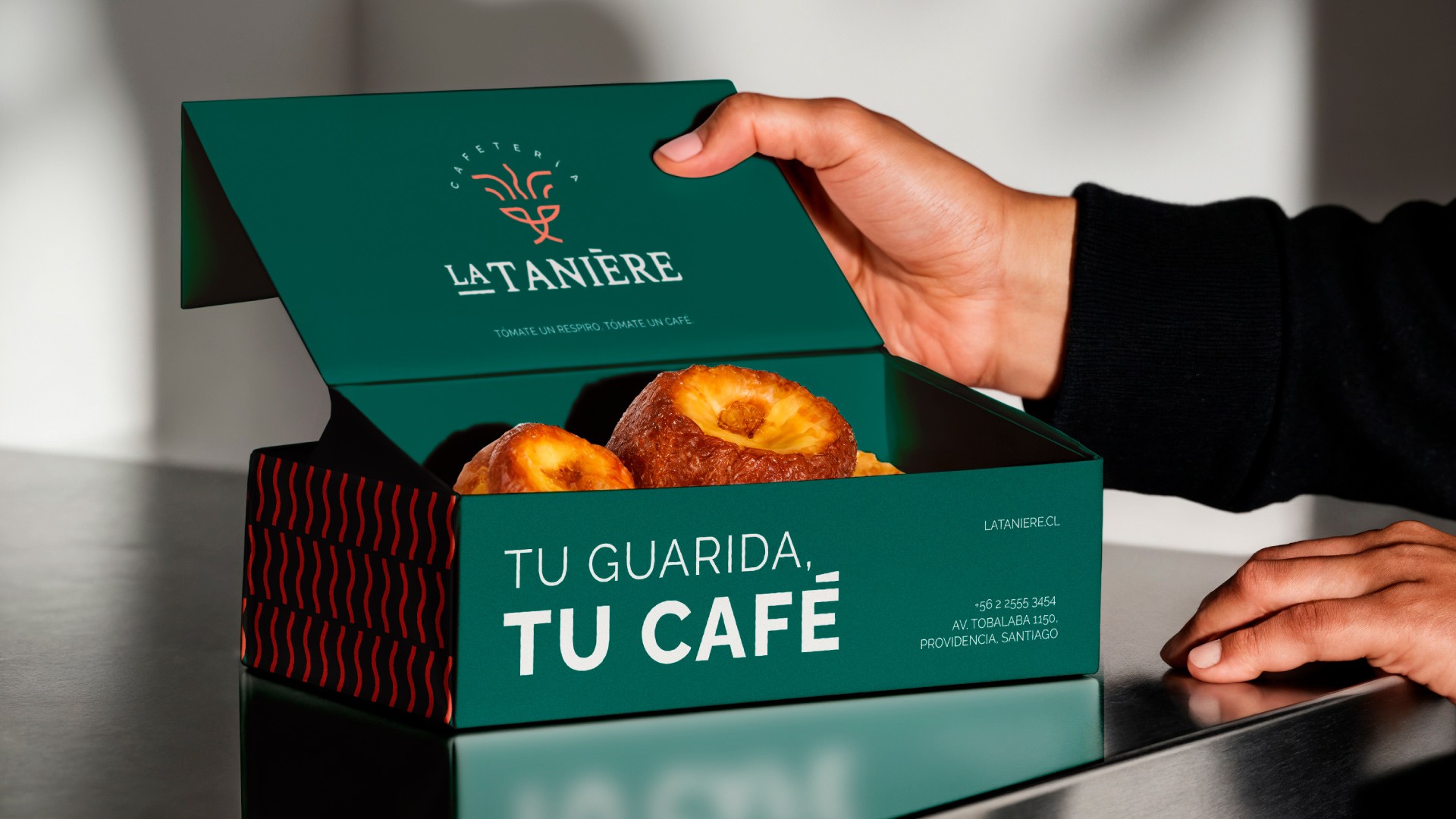 Branding para La Tanière desarrollado por diseñador de marcas especializado en gastronomía