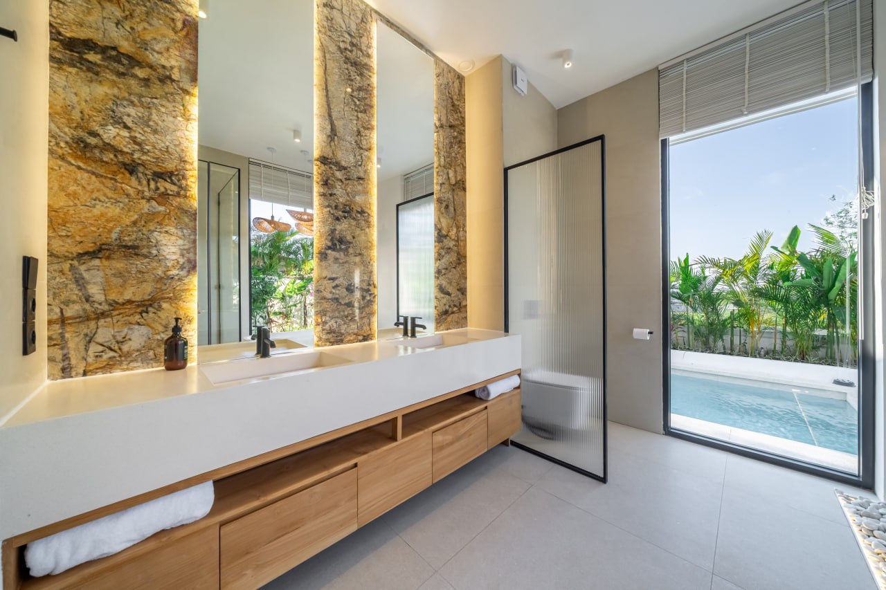 A completed 3-bedroom luxury villa in Ungasan, Bukit, located within a residential complex with 5-star hotel-style infrastructure