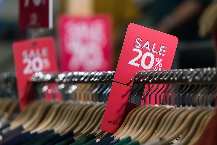 Retail markdown management tool to improve sell-off rates