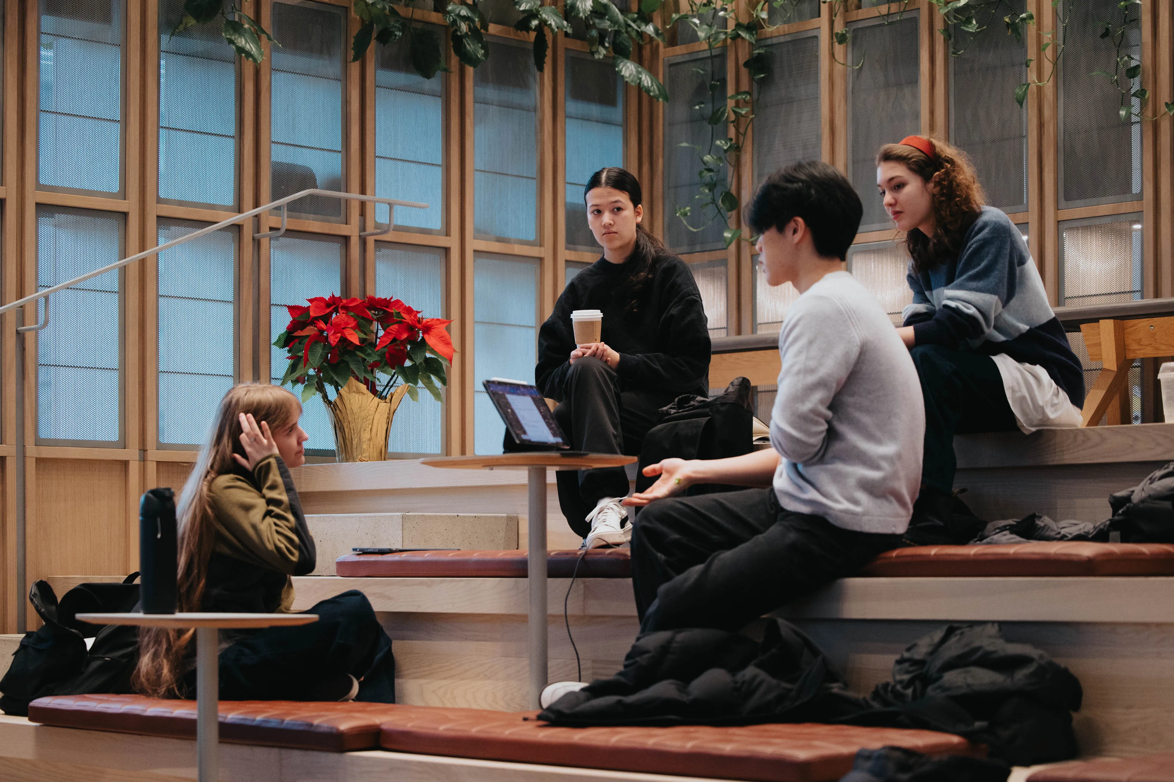 Life at TKS — students and mentors during the program (photo 5)