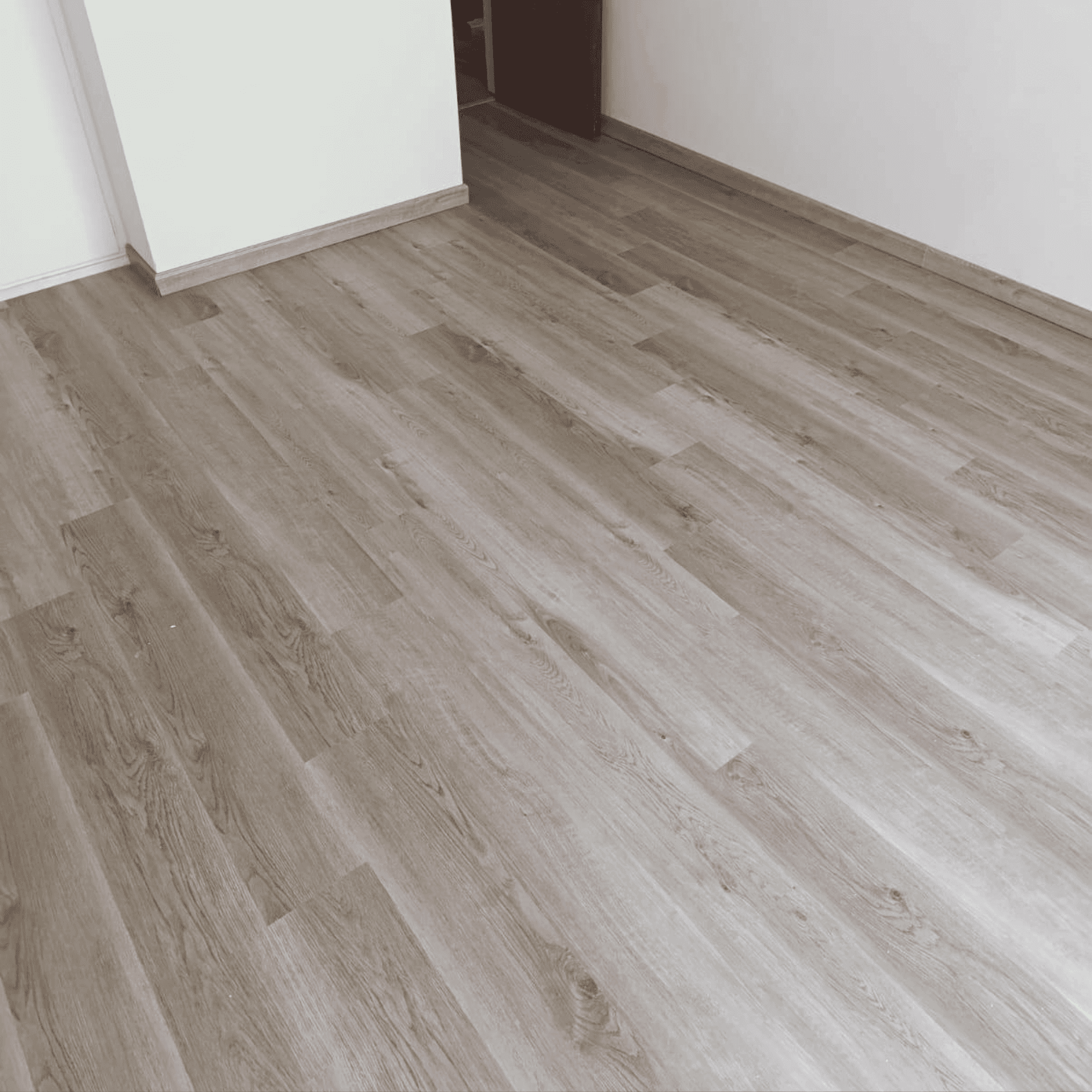 Piso Vinílico SPC Roble Americano - SRJ Tu Hogar