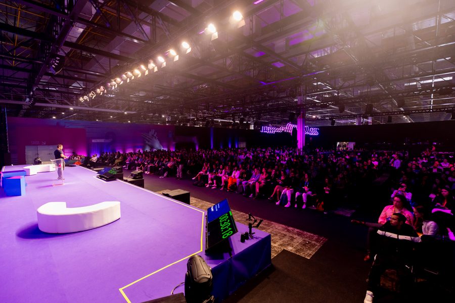 Plateia lotada na palestra de Felipe Spina no RD Summit 2023