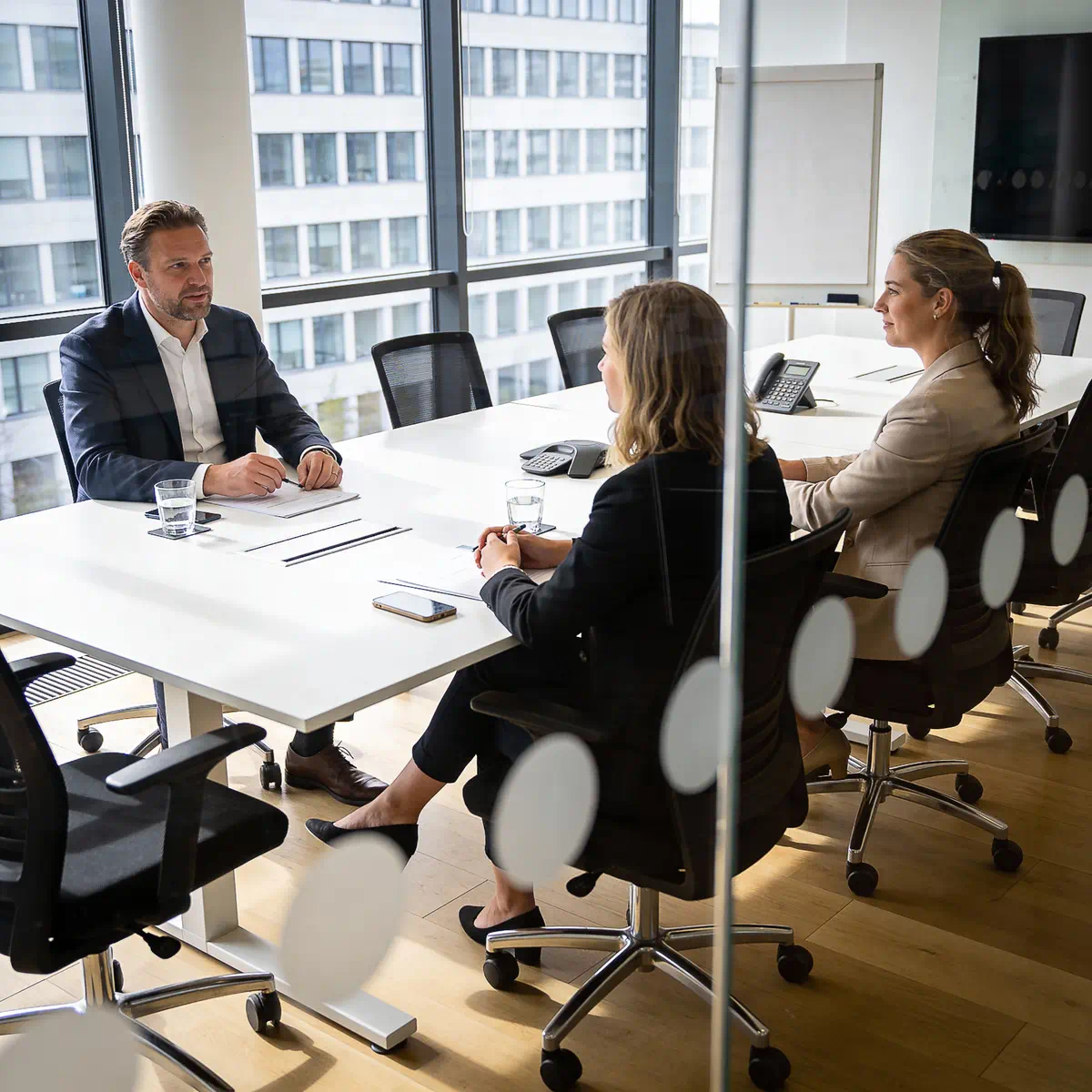 Sales en outbound specialist beoordelen concrete afspraken op besliscriteria en kans op conversie naar pipeline.