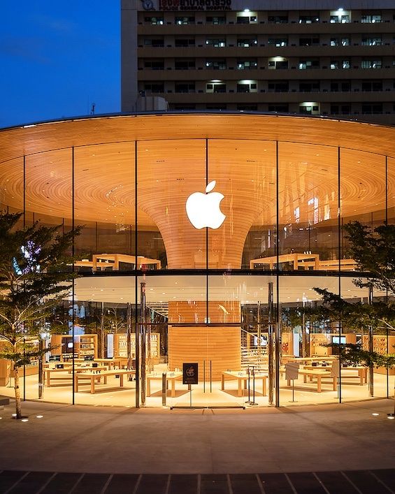 Elegant Hydration_ Citrus and Sky