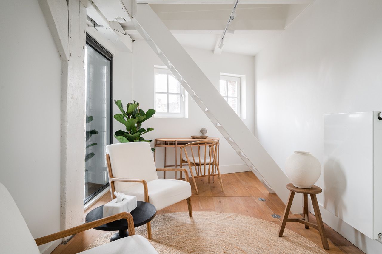 Gezellige en nette psychotherapieruimte