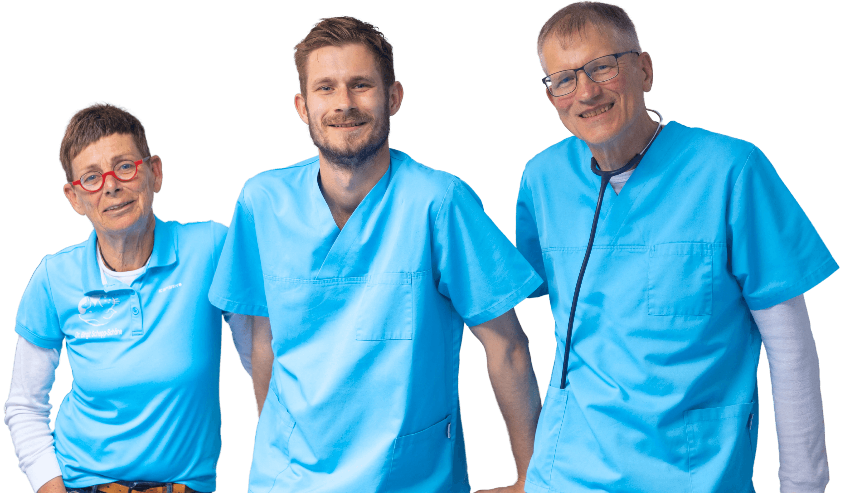 Drei freundliche Tierärzte der Tierarztpraxis in blauen Arztkleidern lächeln. Ein Mann trägt ein Stethoskop.