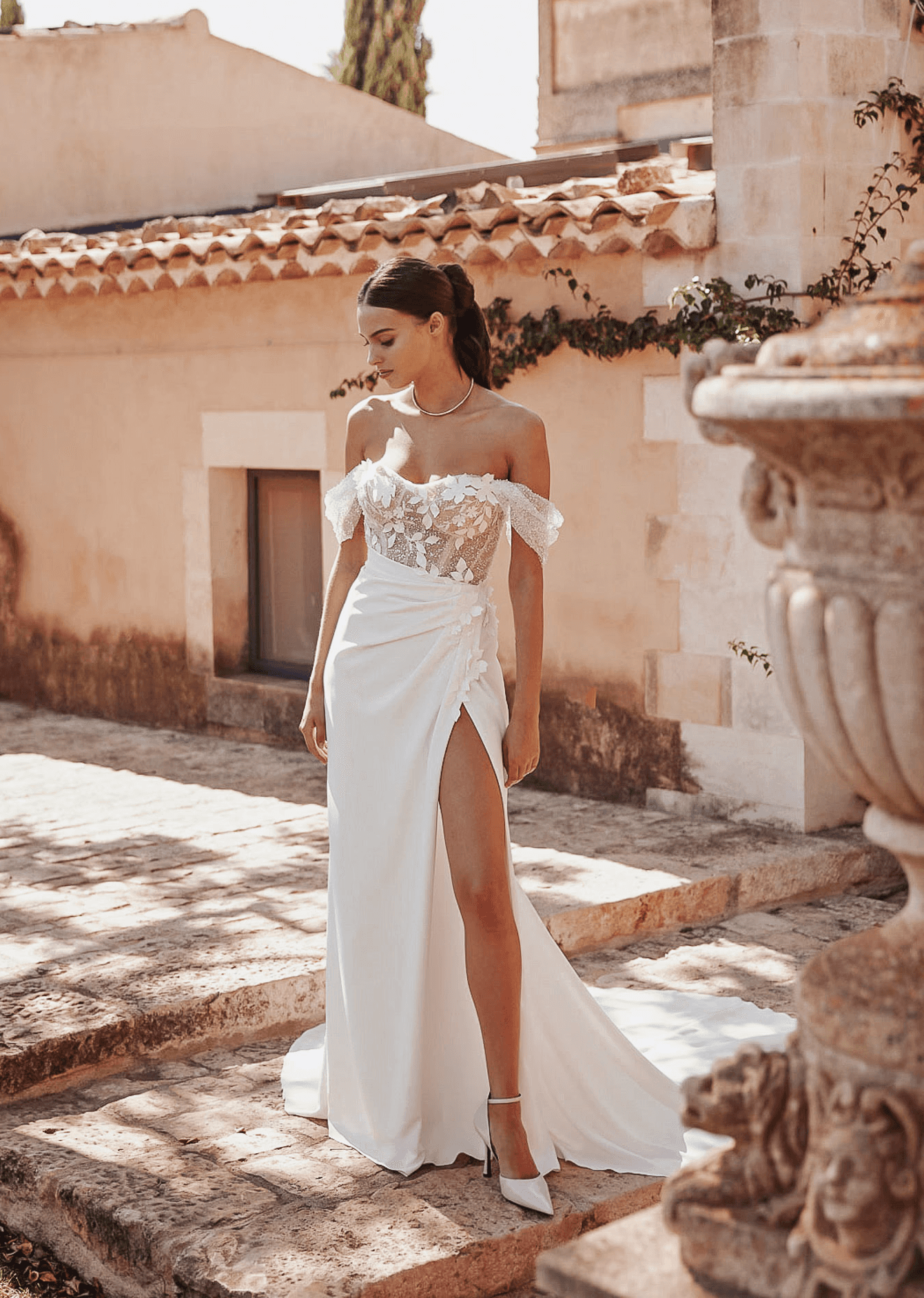 Brautkleid mit abnehmbaren Off-Shoulder Ärmeln