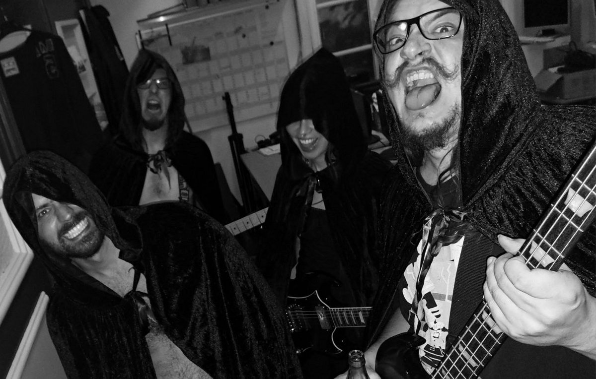 Photo by © Fuzzard promo