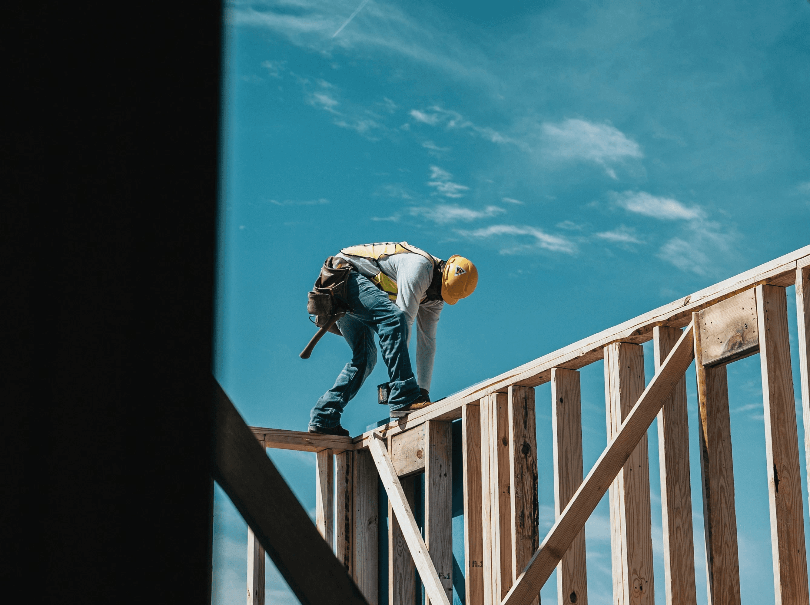 Constructoin worker working on the roof