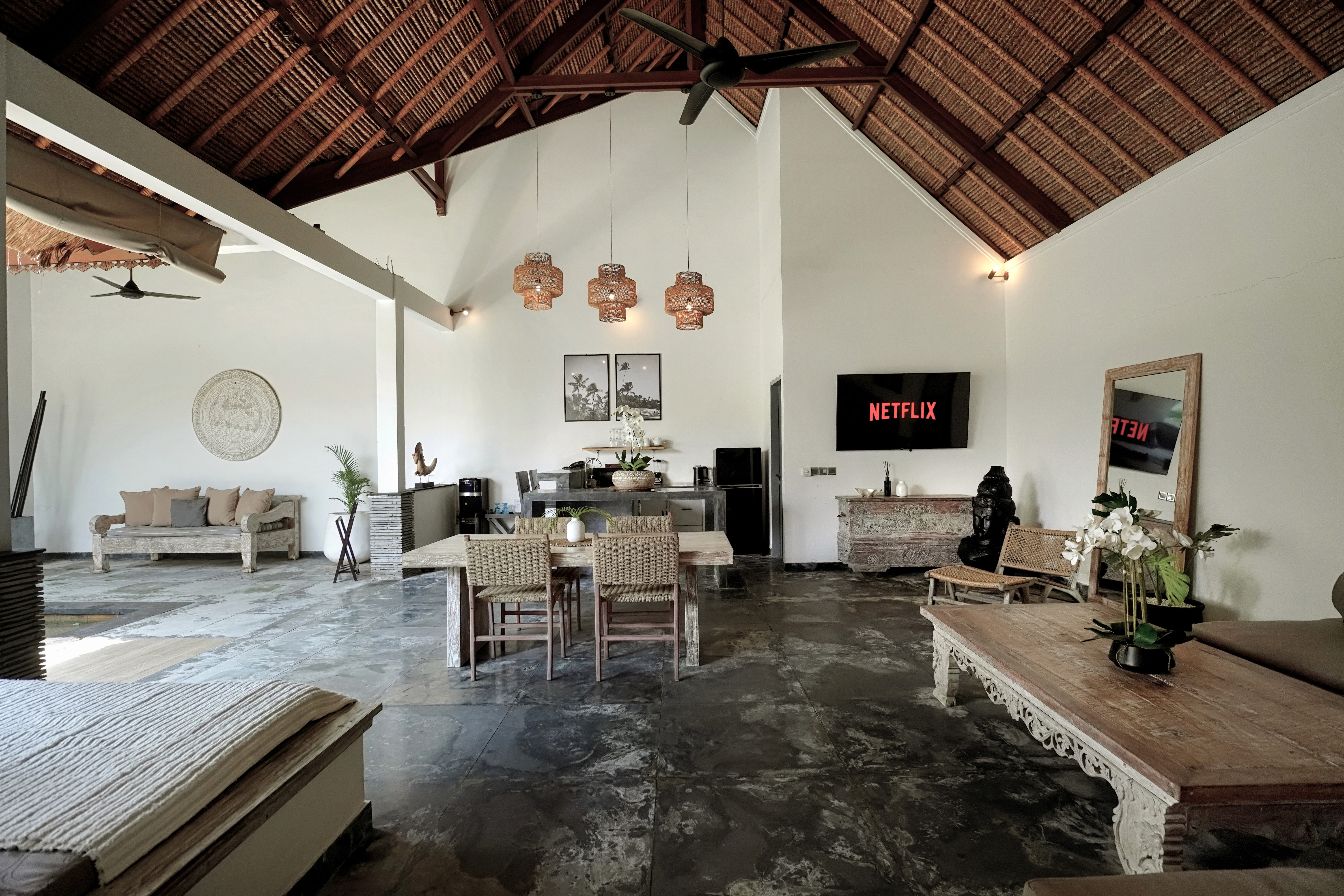 open-living-space-pool-view-villa-indiana-kenanga-nusa-lembongan