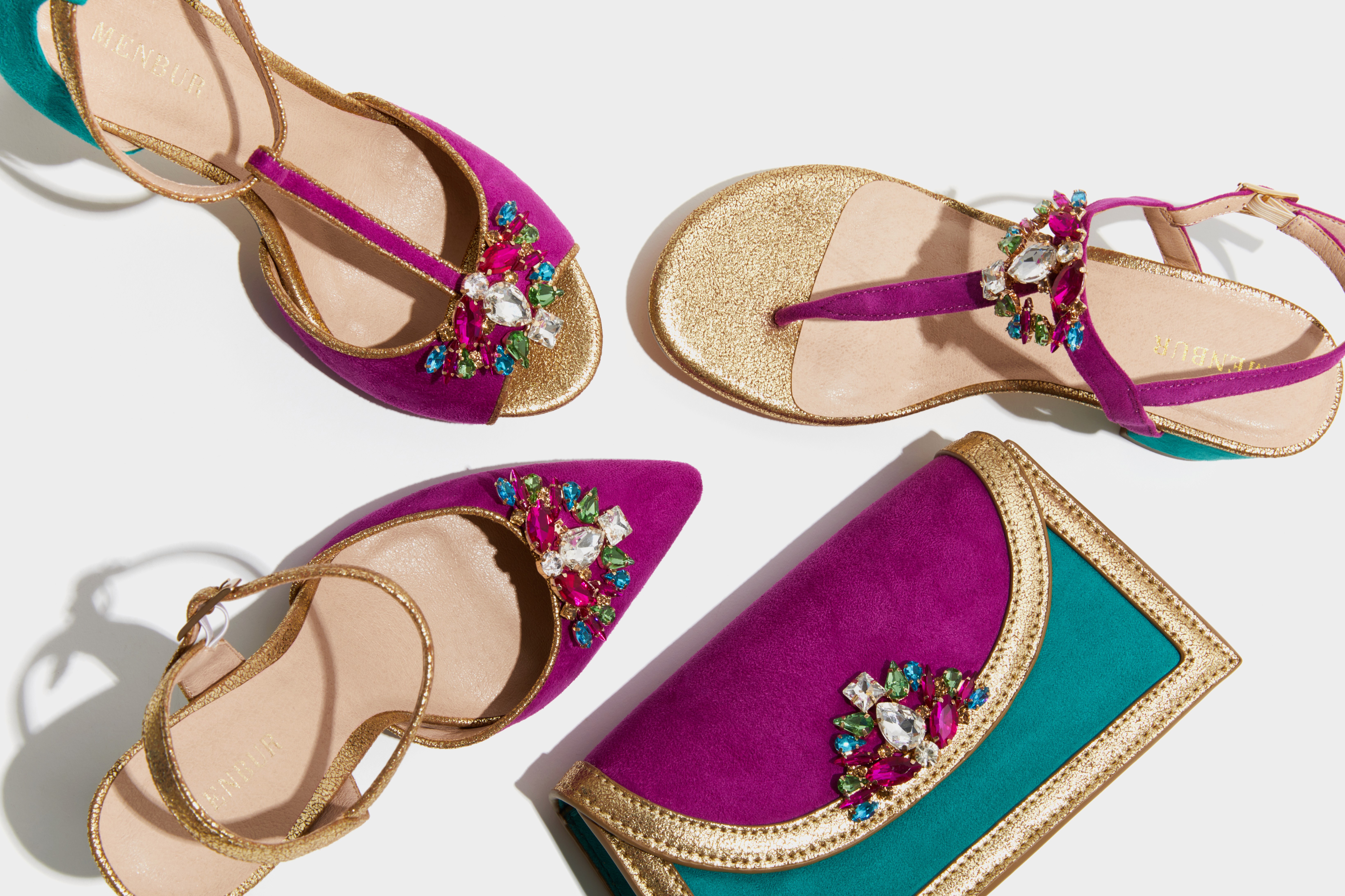 Portfel Anekke z kolekcji sezonowej, prezentowany przez modelkę, zdjęcie do oferty hurtowej i współpracy z butikami w Polsce