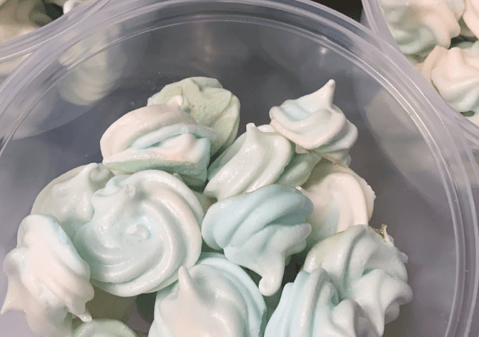 Meringue Kisses